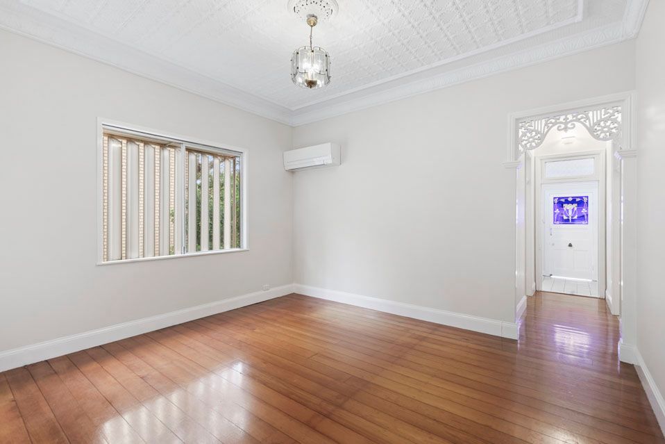 93 Junction Road — photo 4 of 20