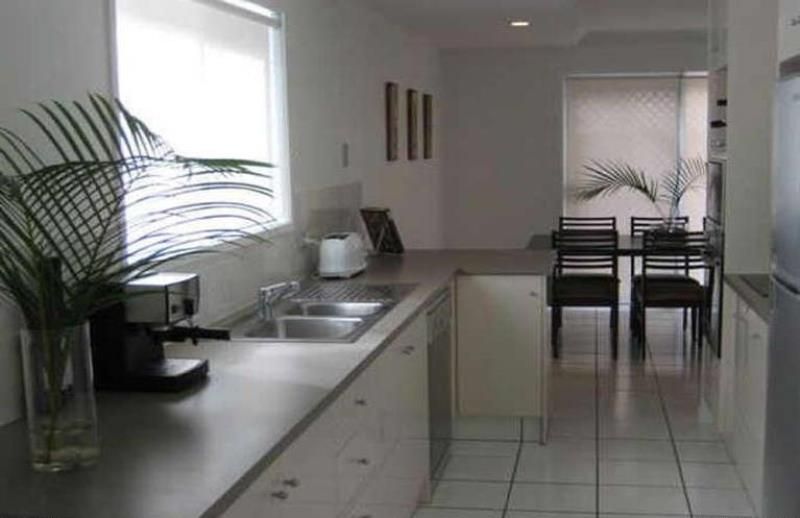 2-25 Burra Street, Chevron Island, QLD 4217