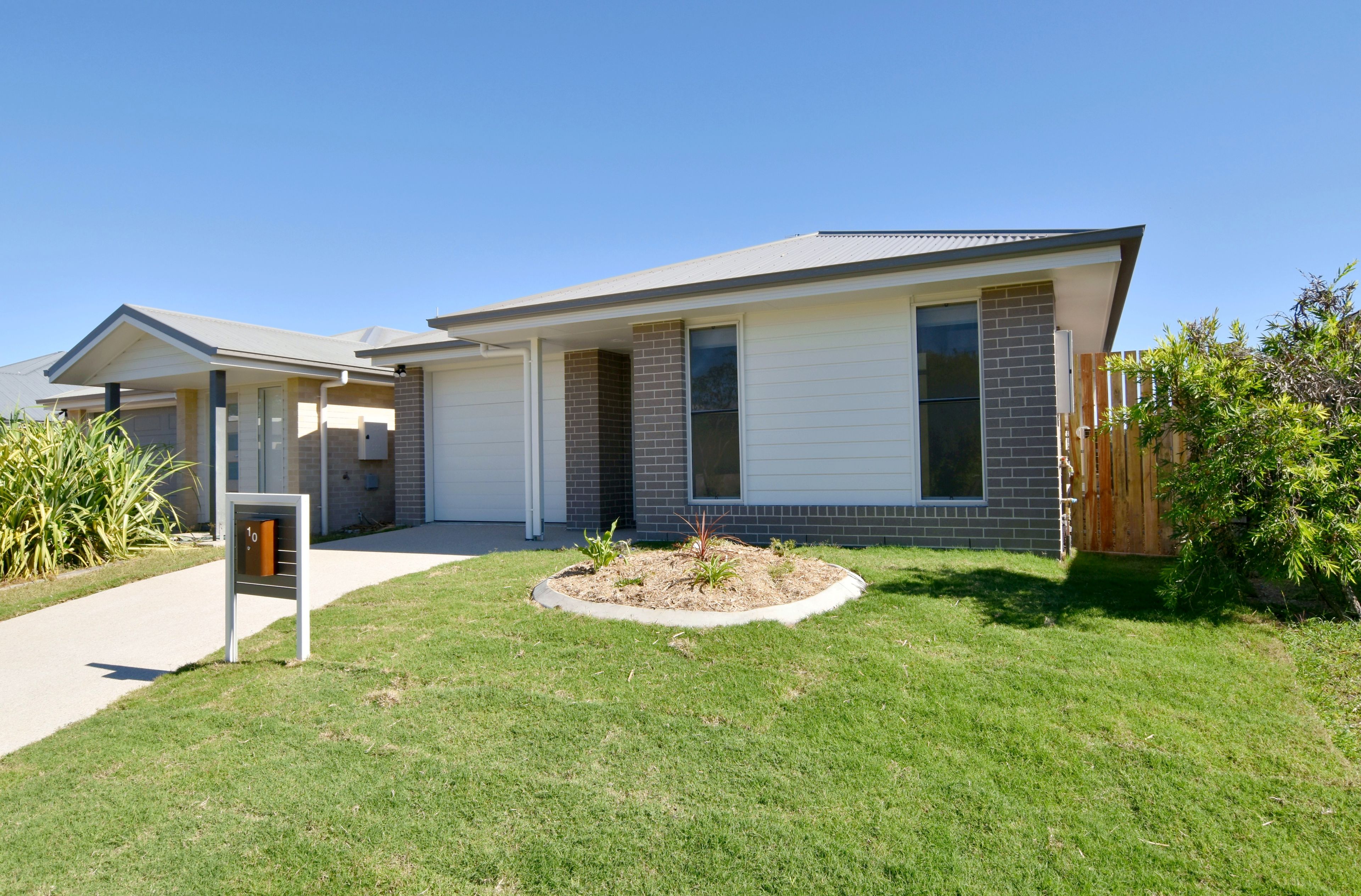 10 Oystercatcher Street, Kirkwood, QLD 4680