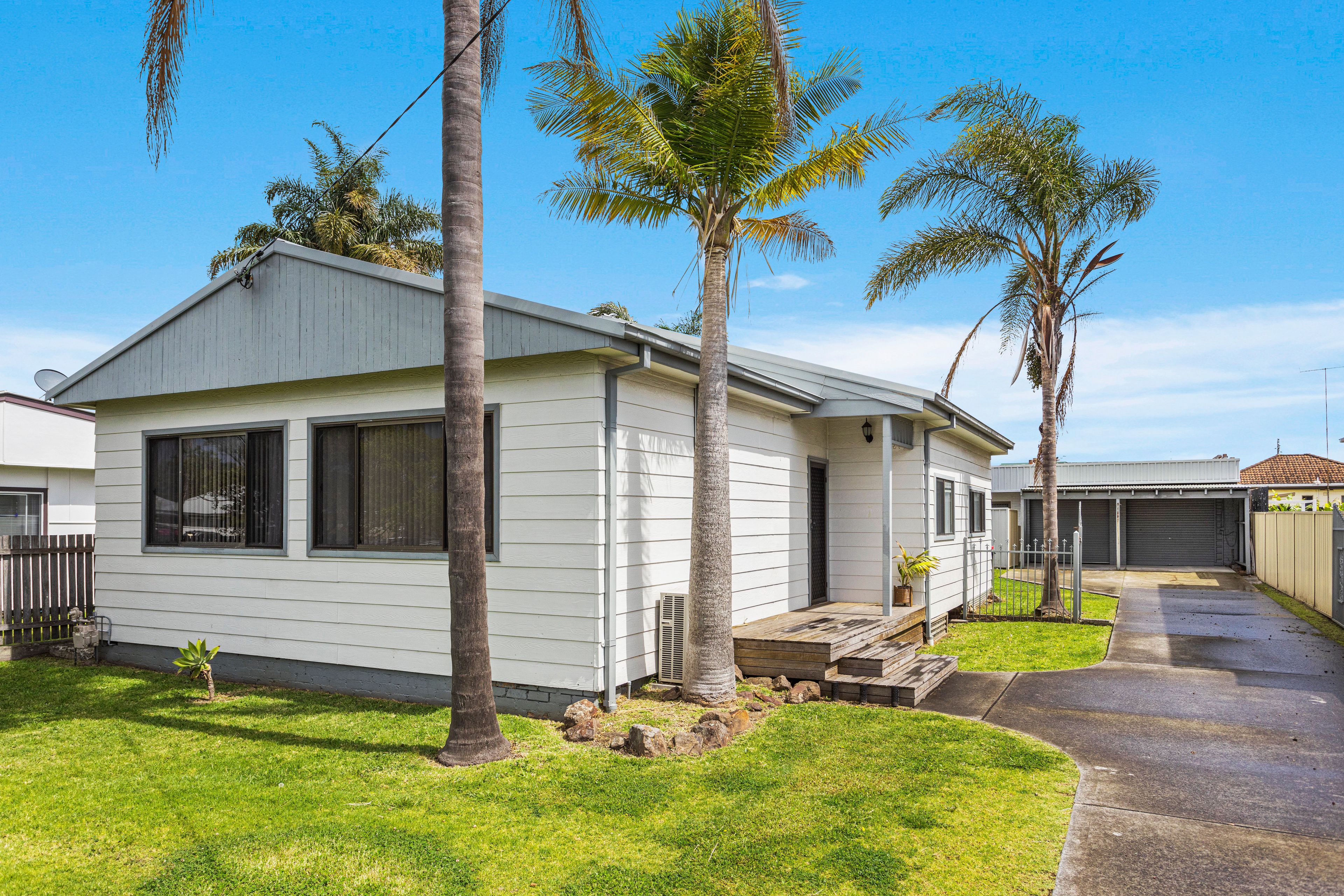 8 Terry Avenue, Warilla NSW 2528