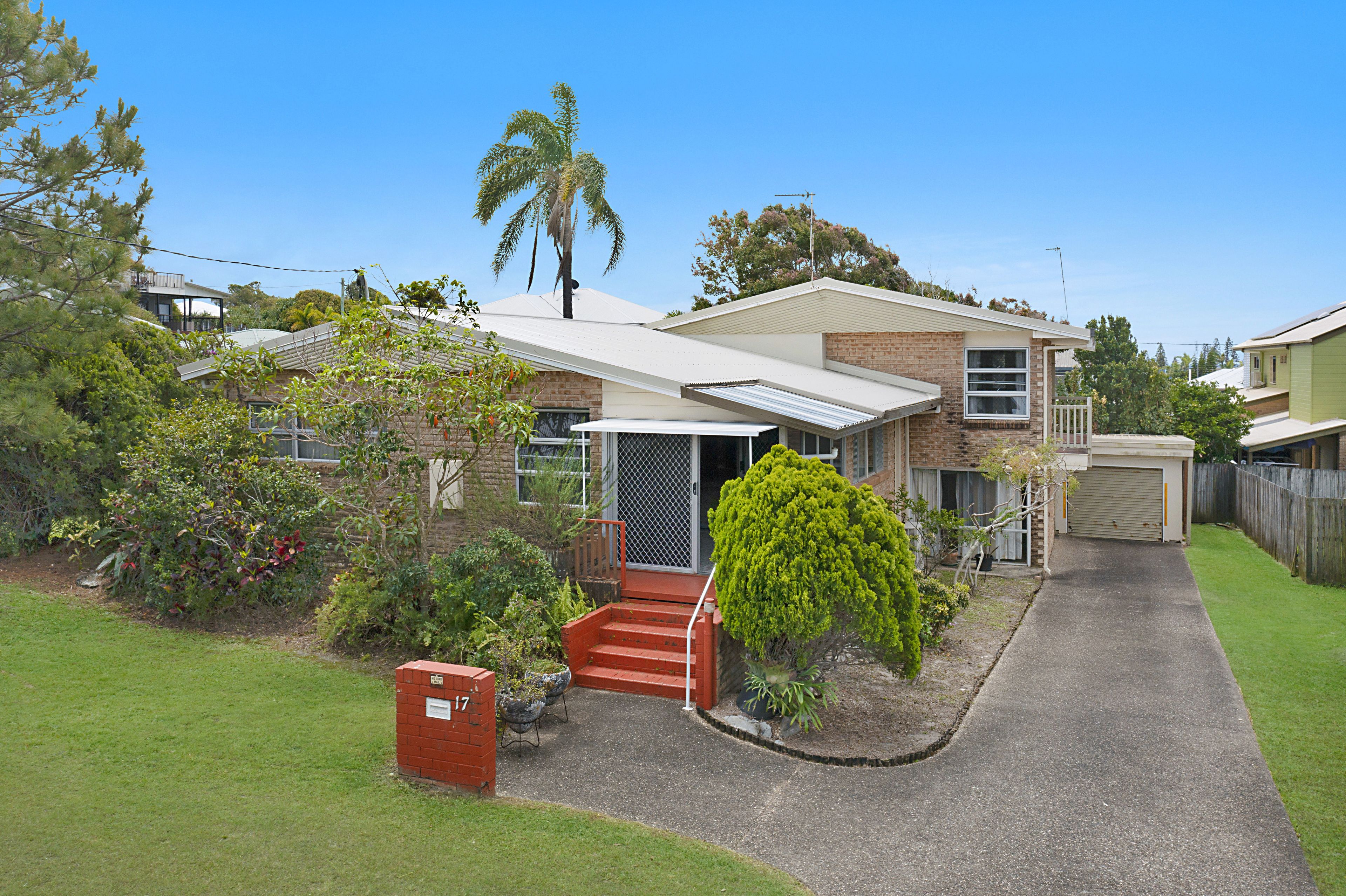 17 Cooroora Street, Dicky Beach QLD 4551