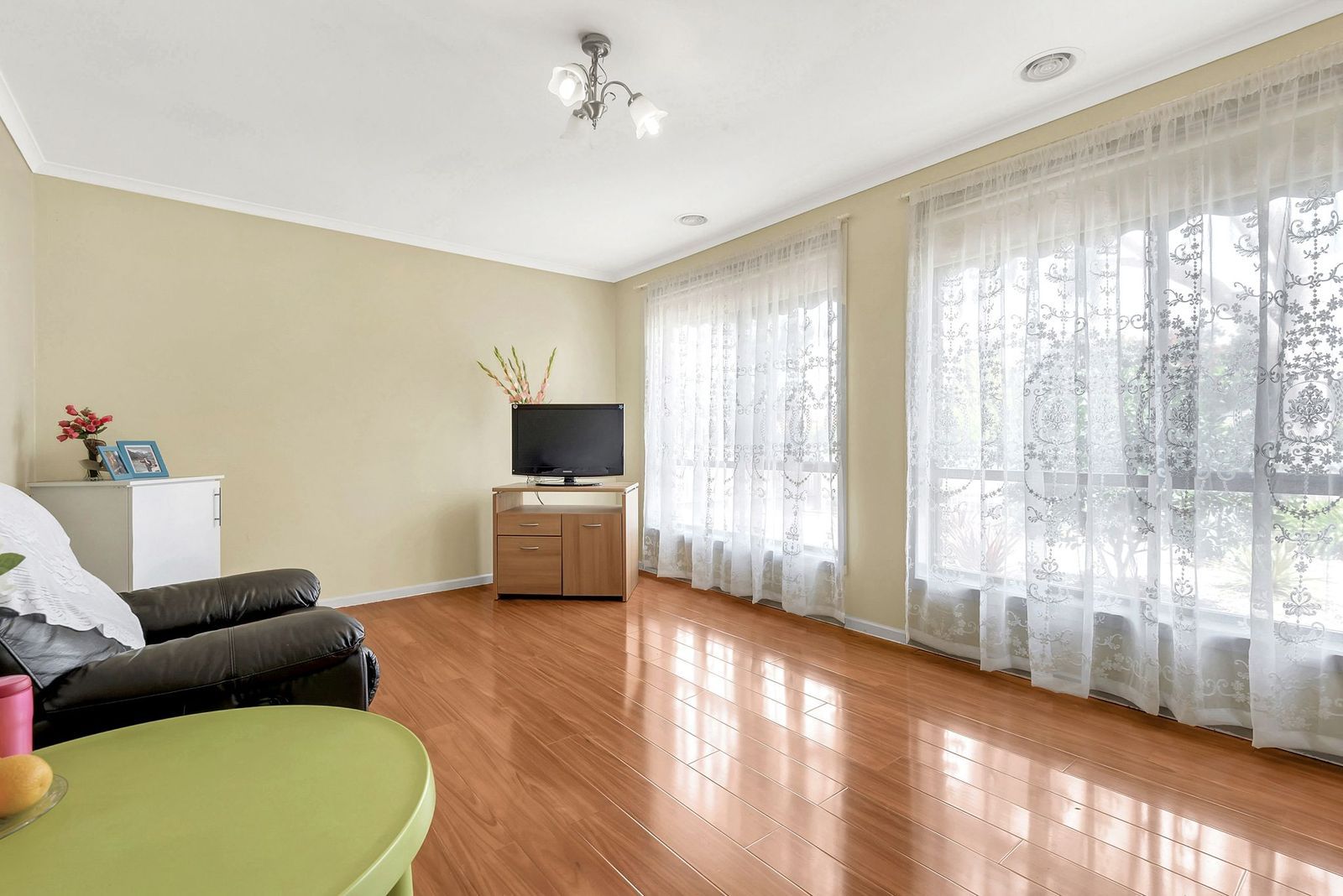 12 Pensbury Avenue, Mill Park, VIC 3082