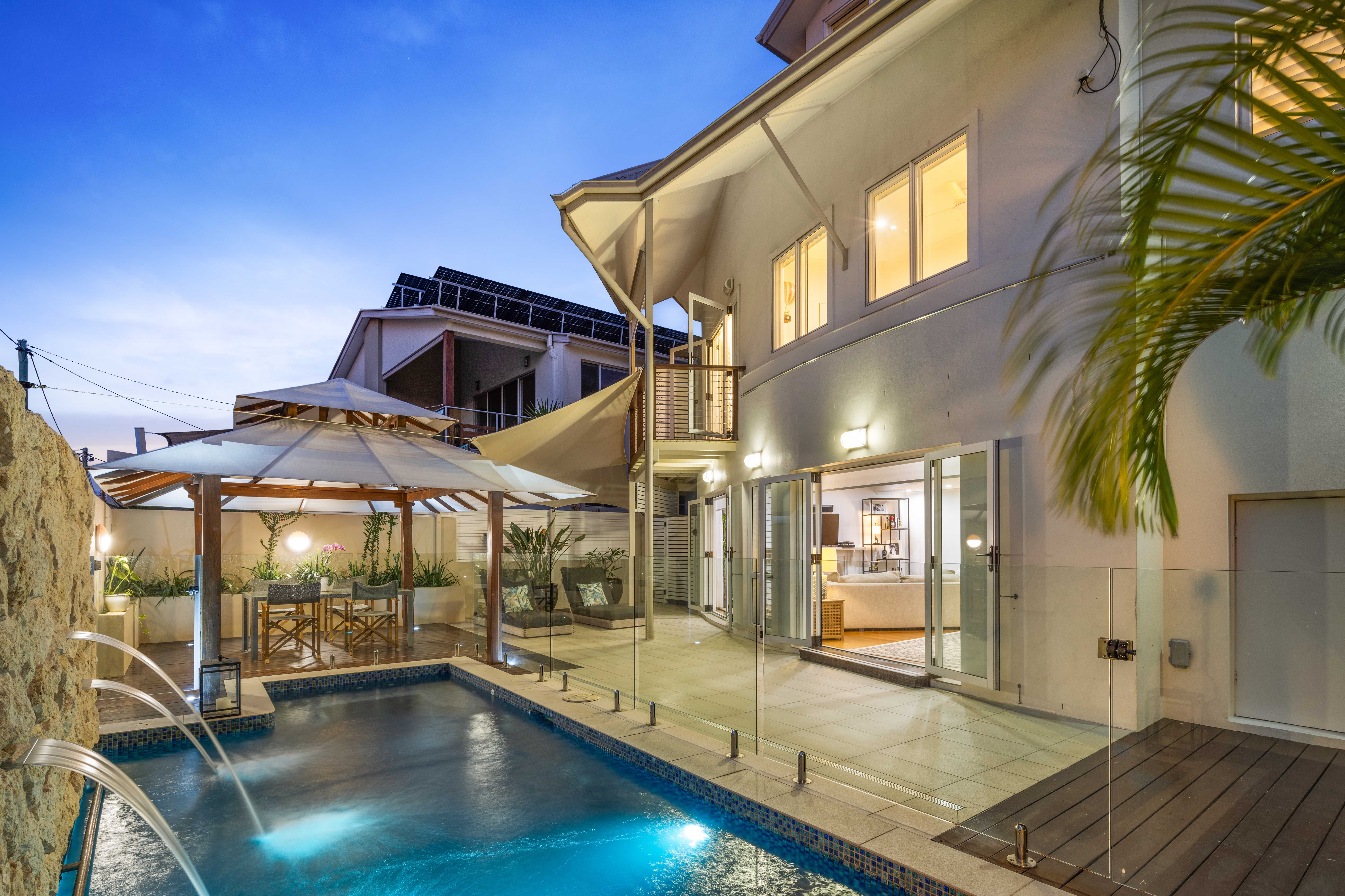 1/57 Cronin Avenue, Main Beach QLD 4217