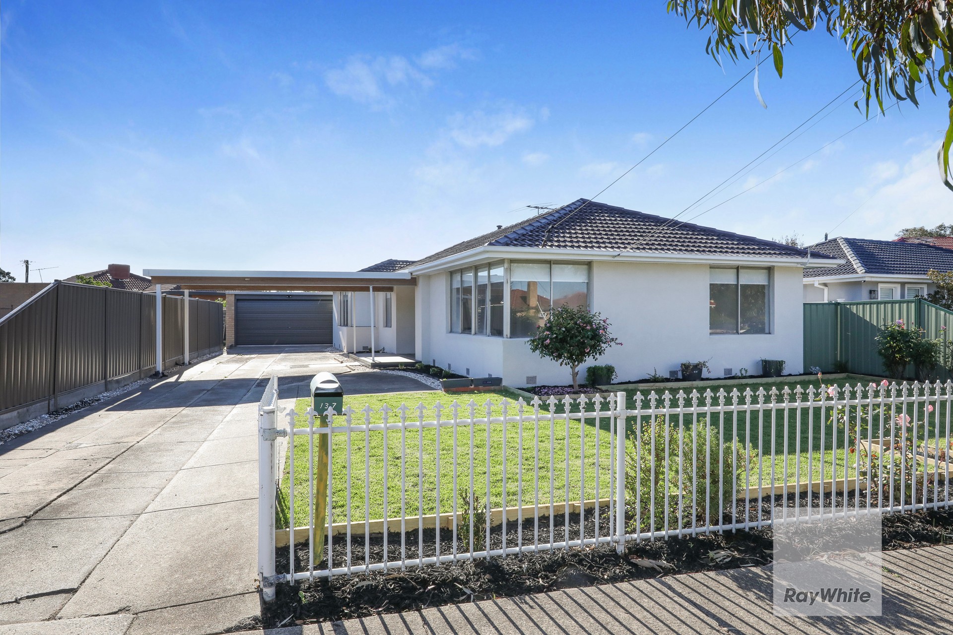 137 South Circular Road, Gladstone Park, VIC 3043