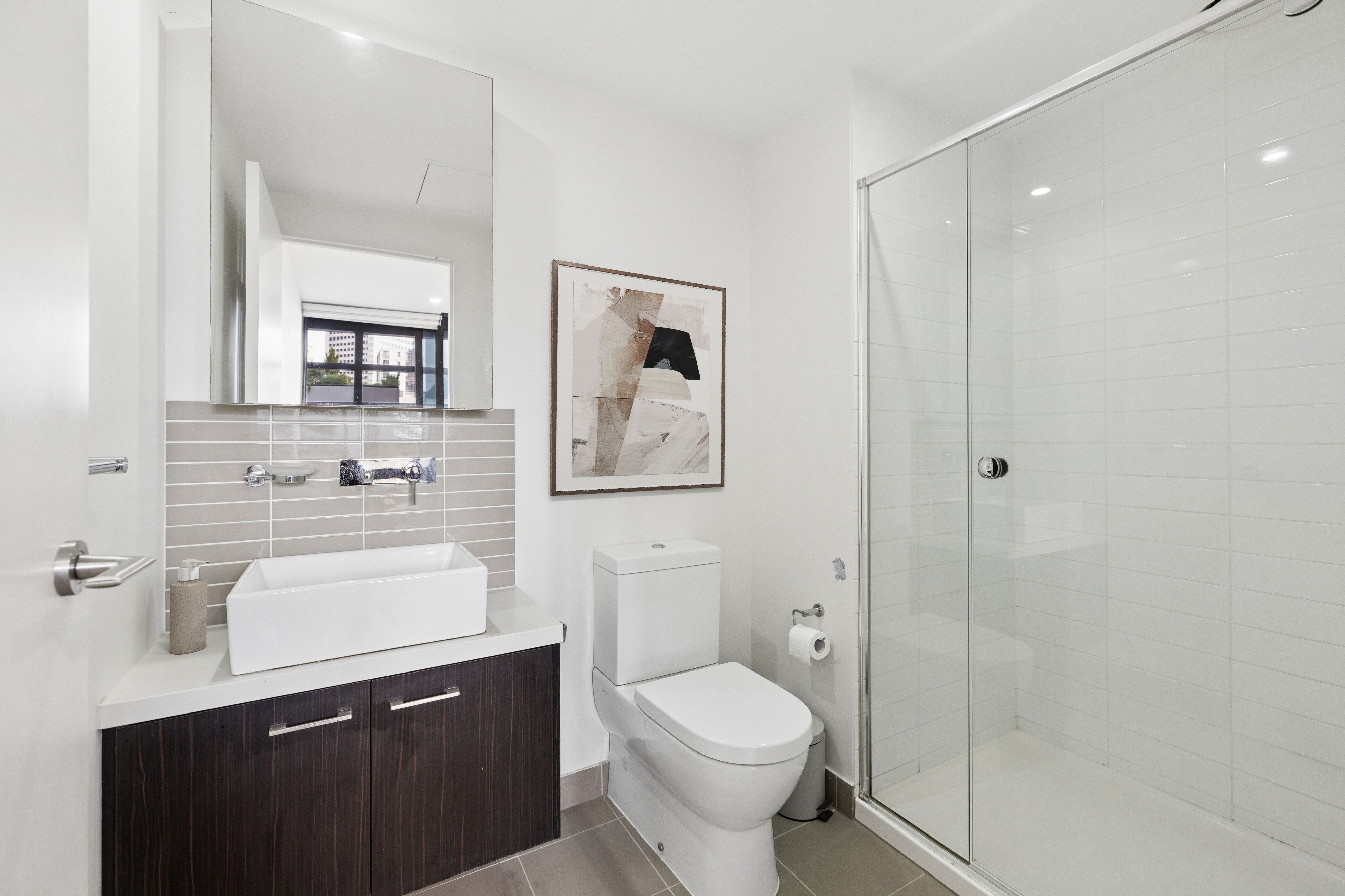 702/8 Sutherland Street — photo 9 of 19
