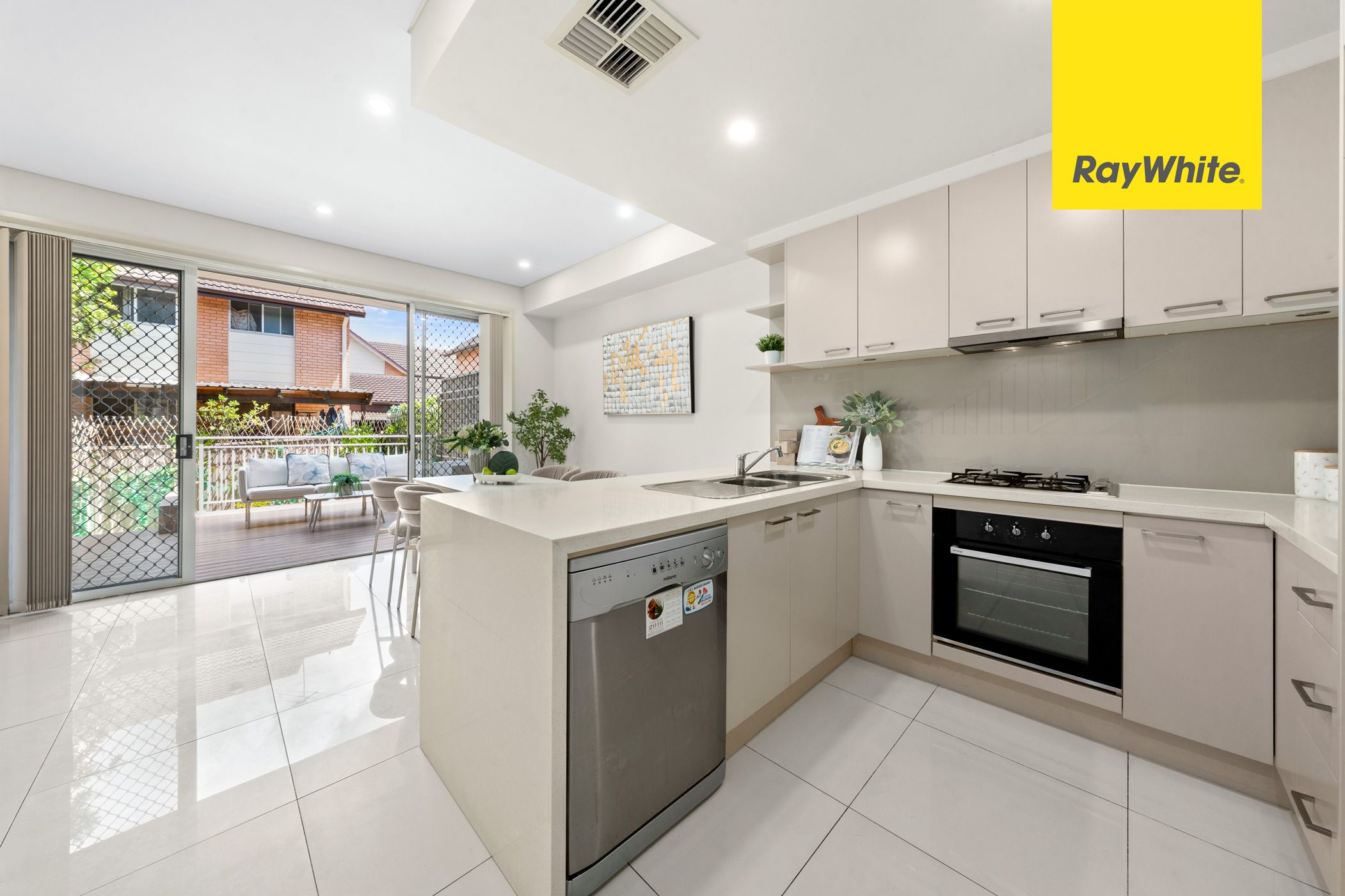 14/34-40 Frances Street — photo 6 of 16