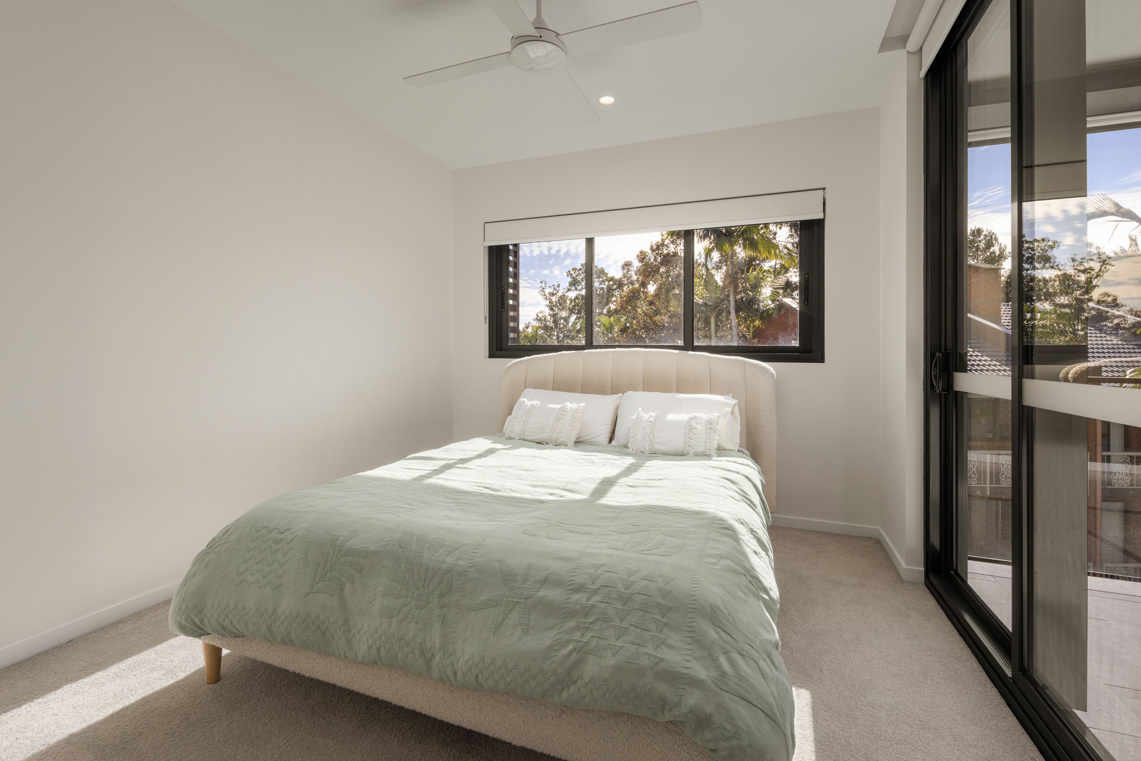 209/68 Sir Fred Schonell Drive — photo 6 of 8