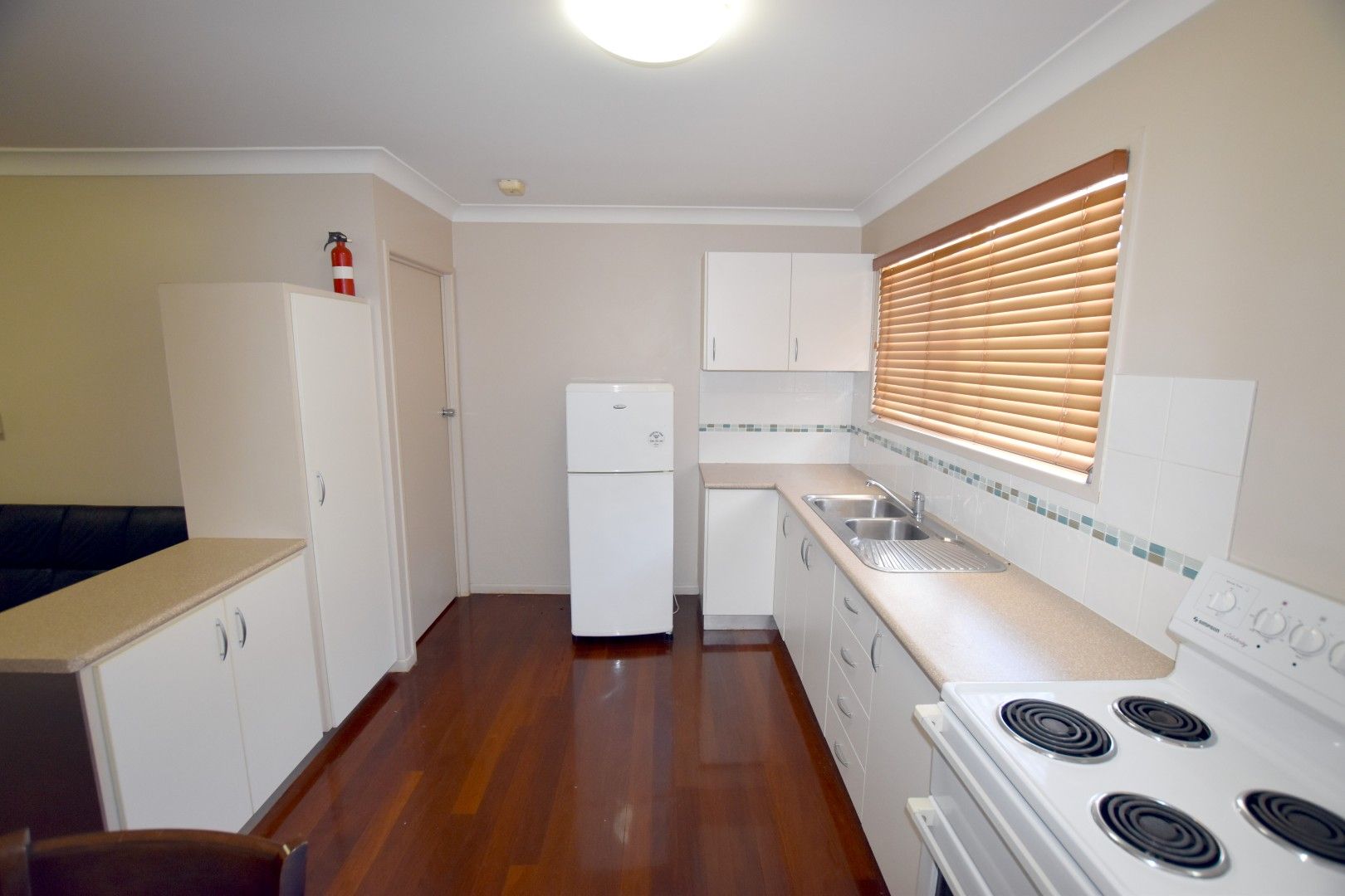 2/1 Walters Avenue, West Gladstone, QLD 4680