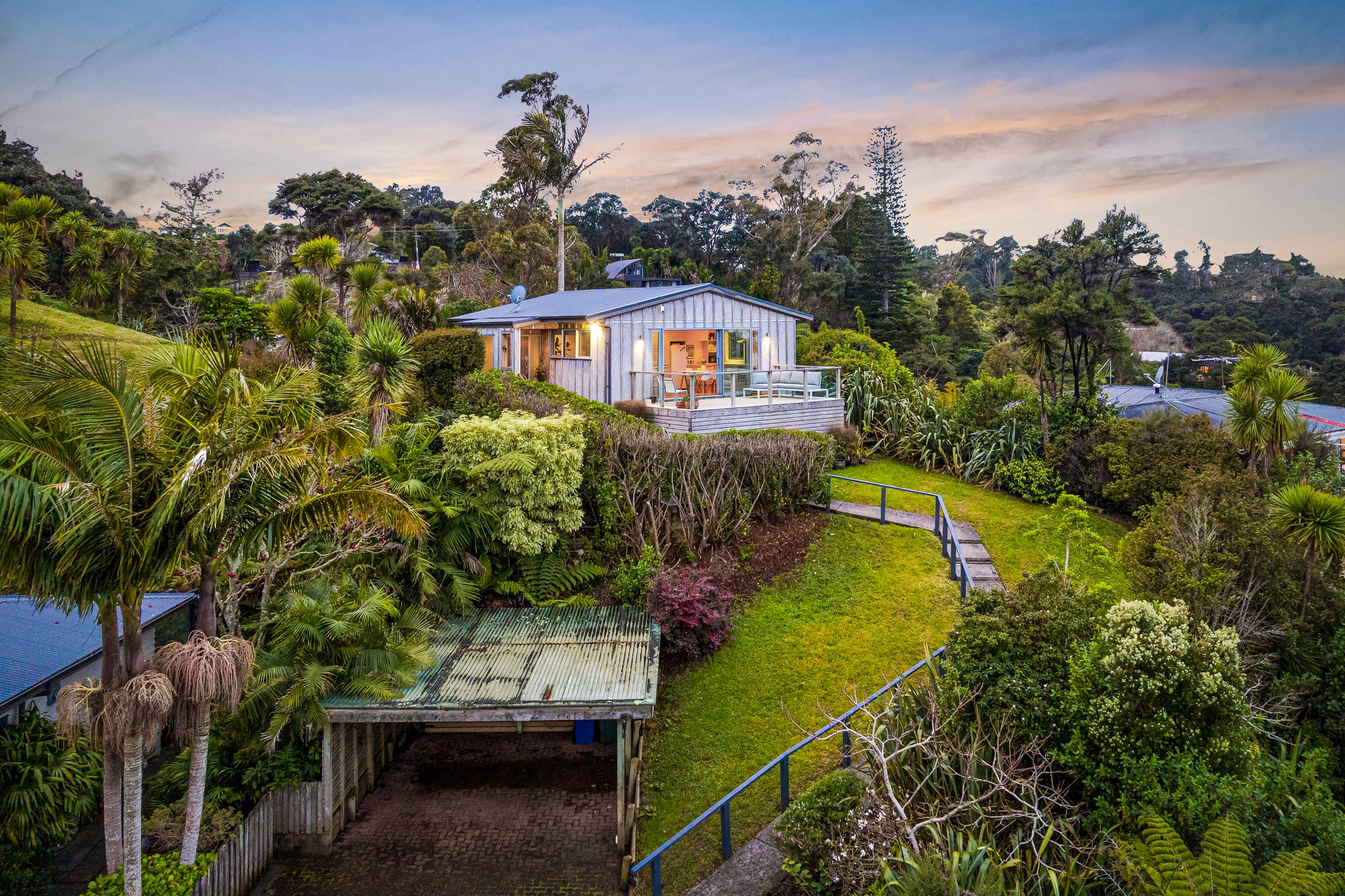 8 McEldowney Road, Titirangi, Waitakere City