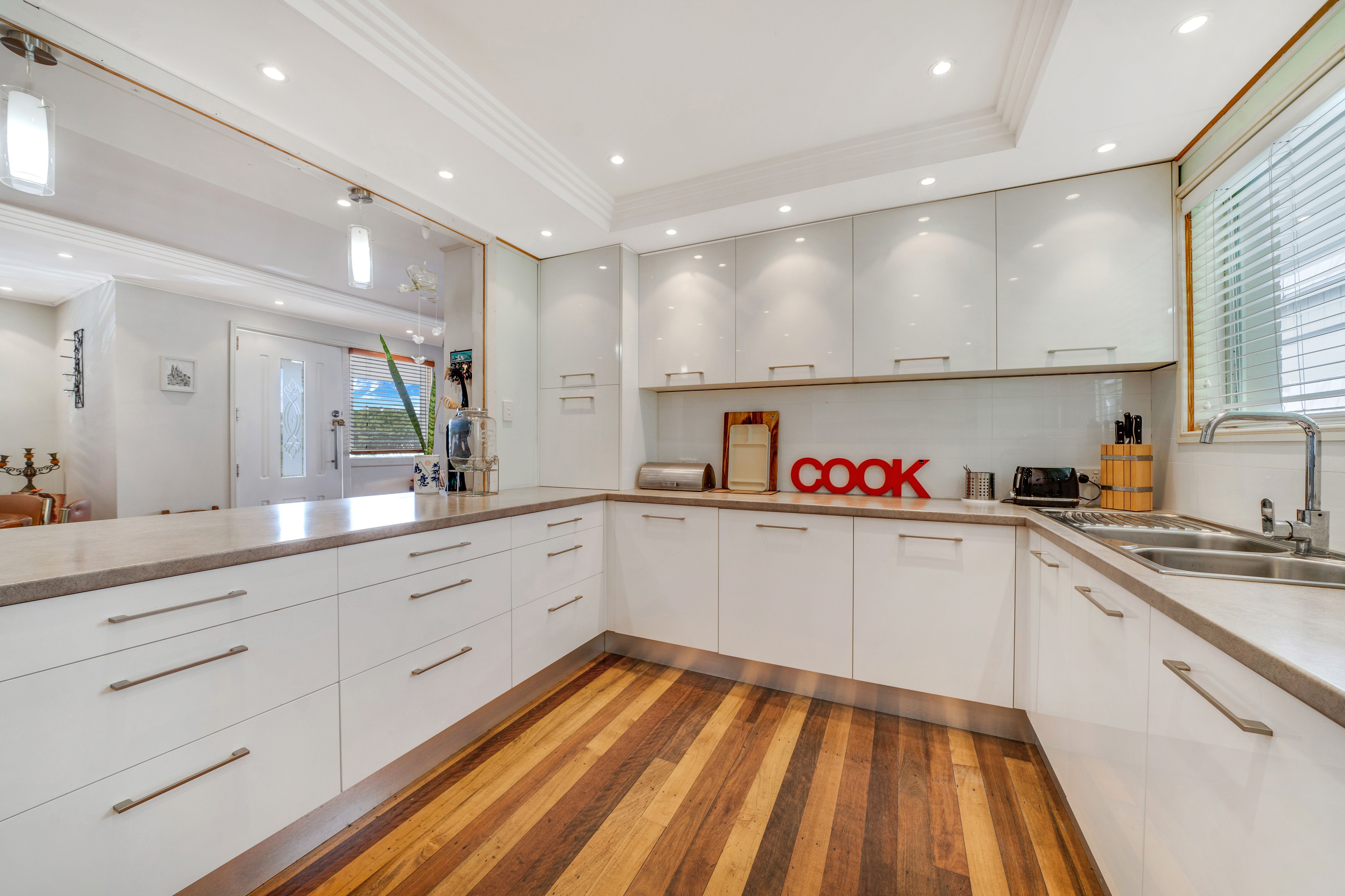 48 Adelaide Street, Kingston, QLD 4114