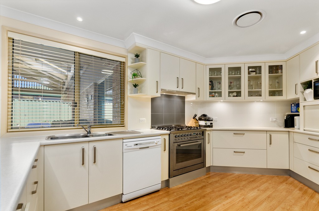 121 Ashburton Drive, Albion Park, NSW 2527