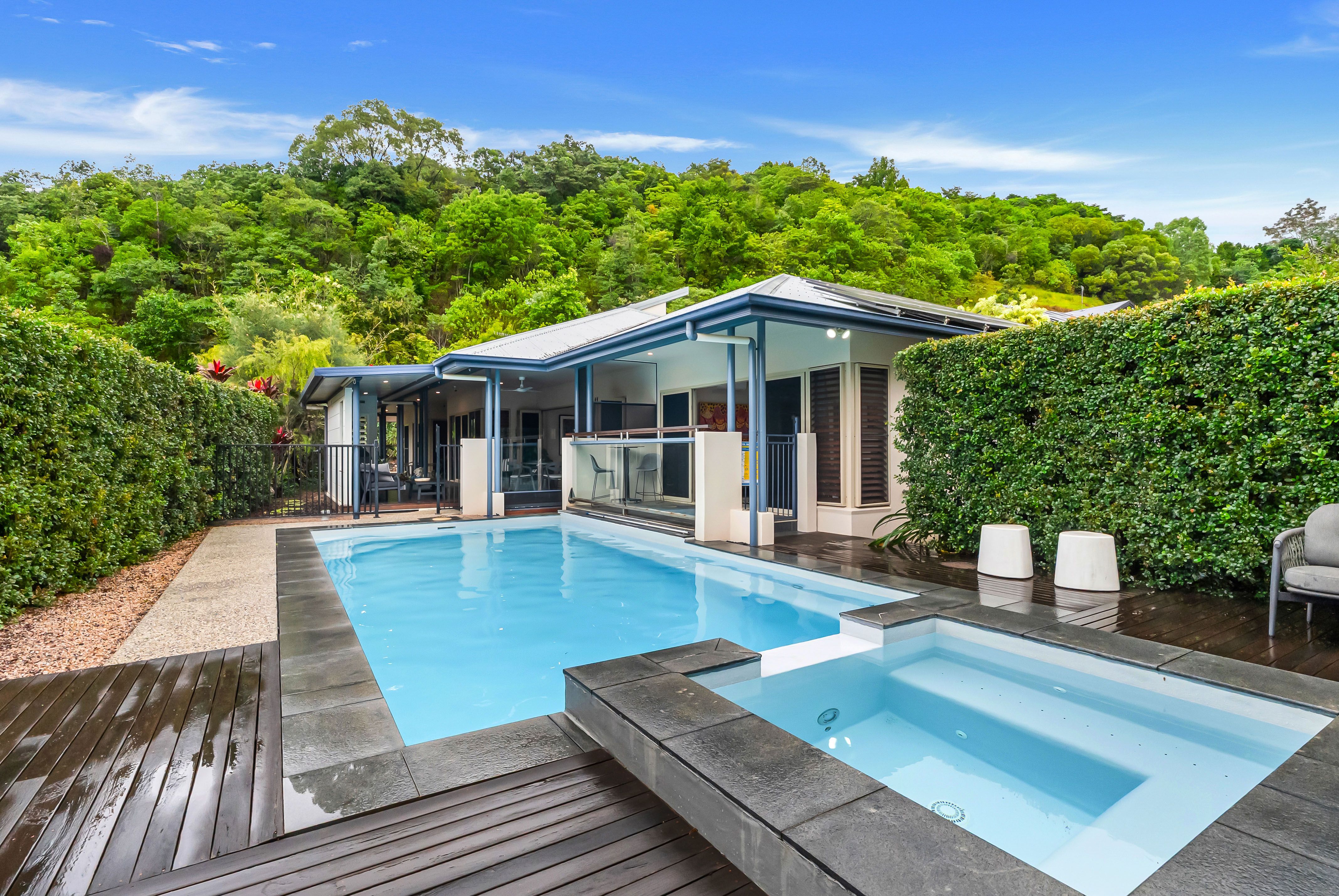 15 Kawana Street, Caravonica, QLD 4878