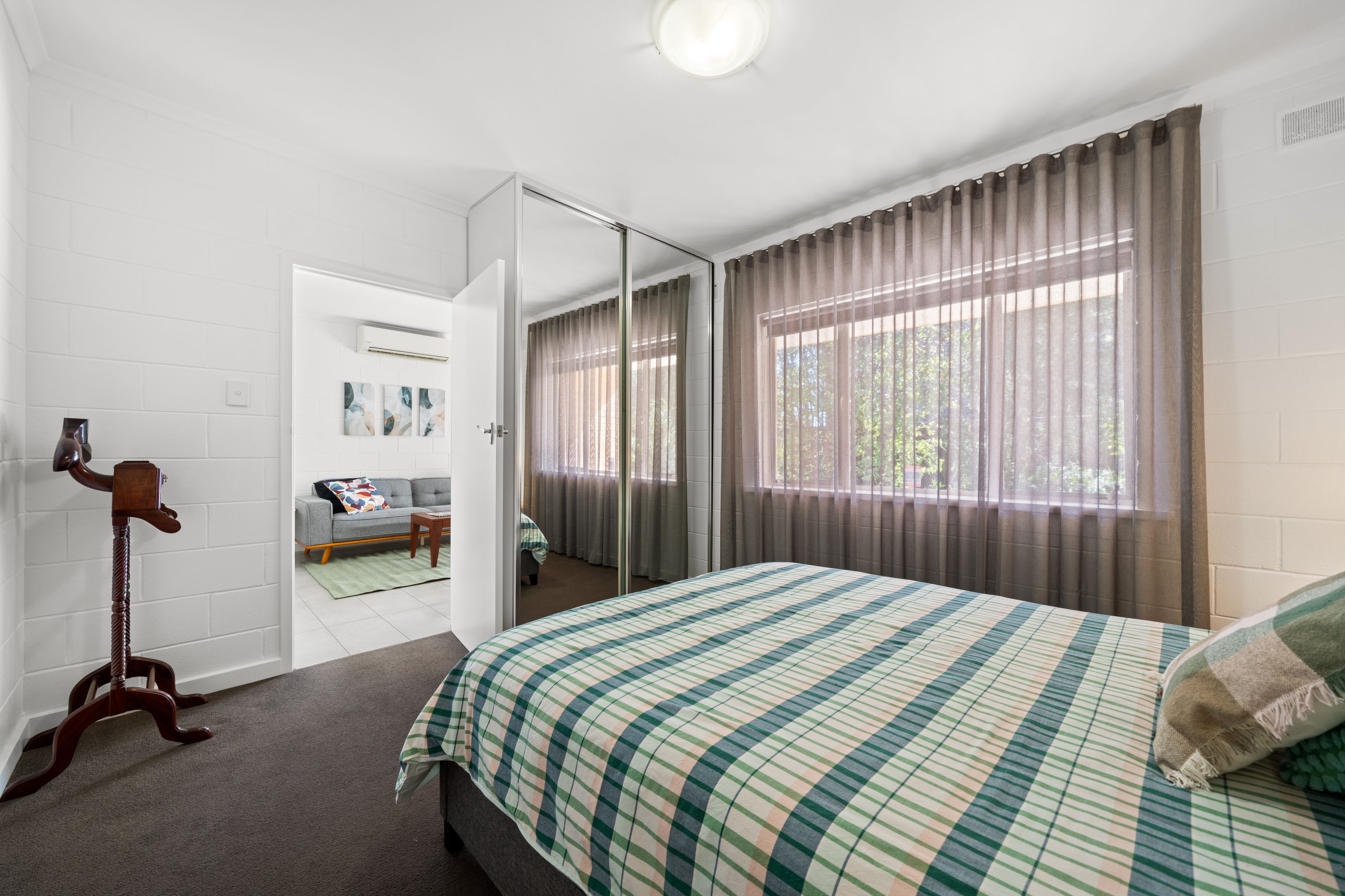 1/37 Dampier Avenue — photo 9 of 21