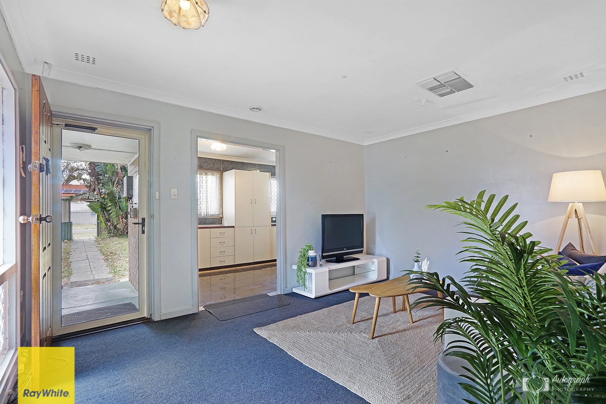 42B Shortland Way, Girrawheen, WA 6064