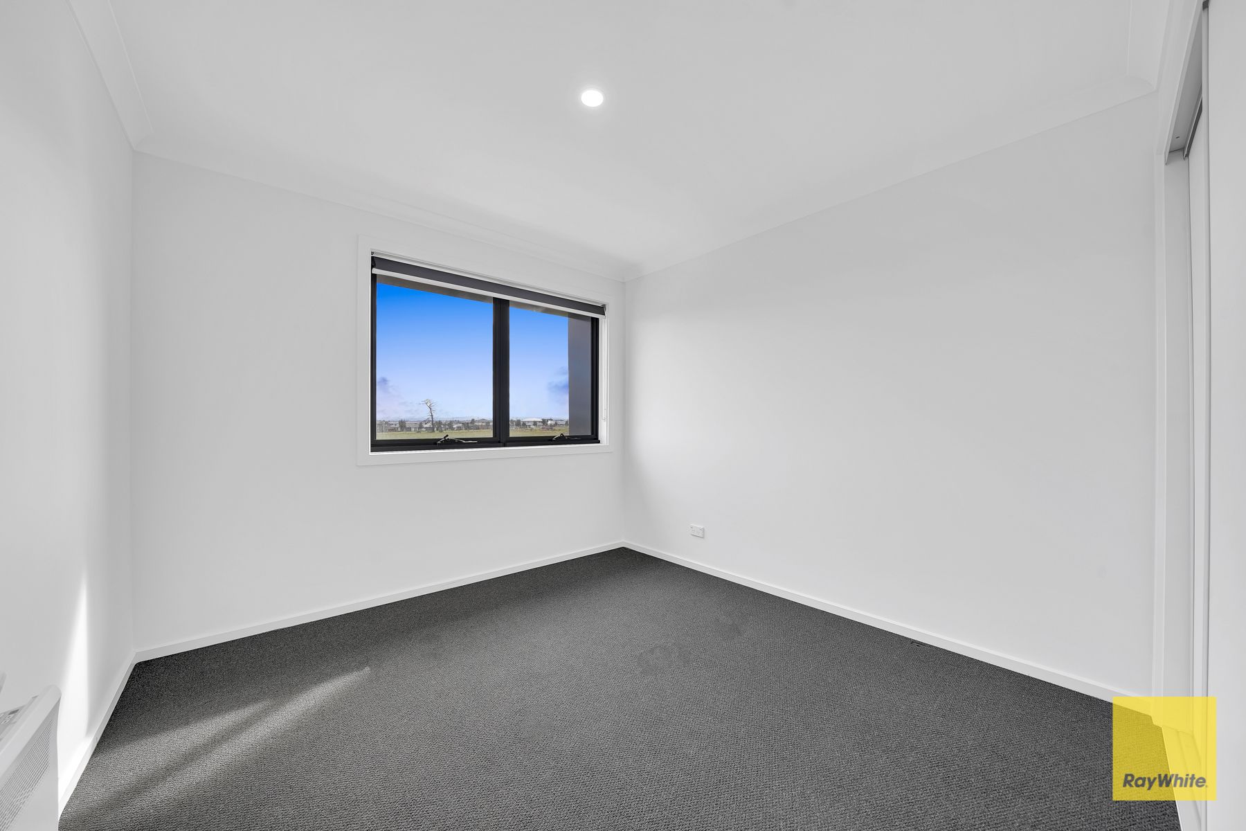 32 Dexter Street — photo 10 of 22