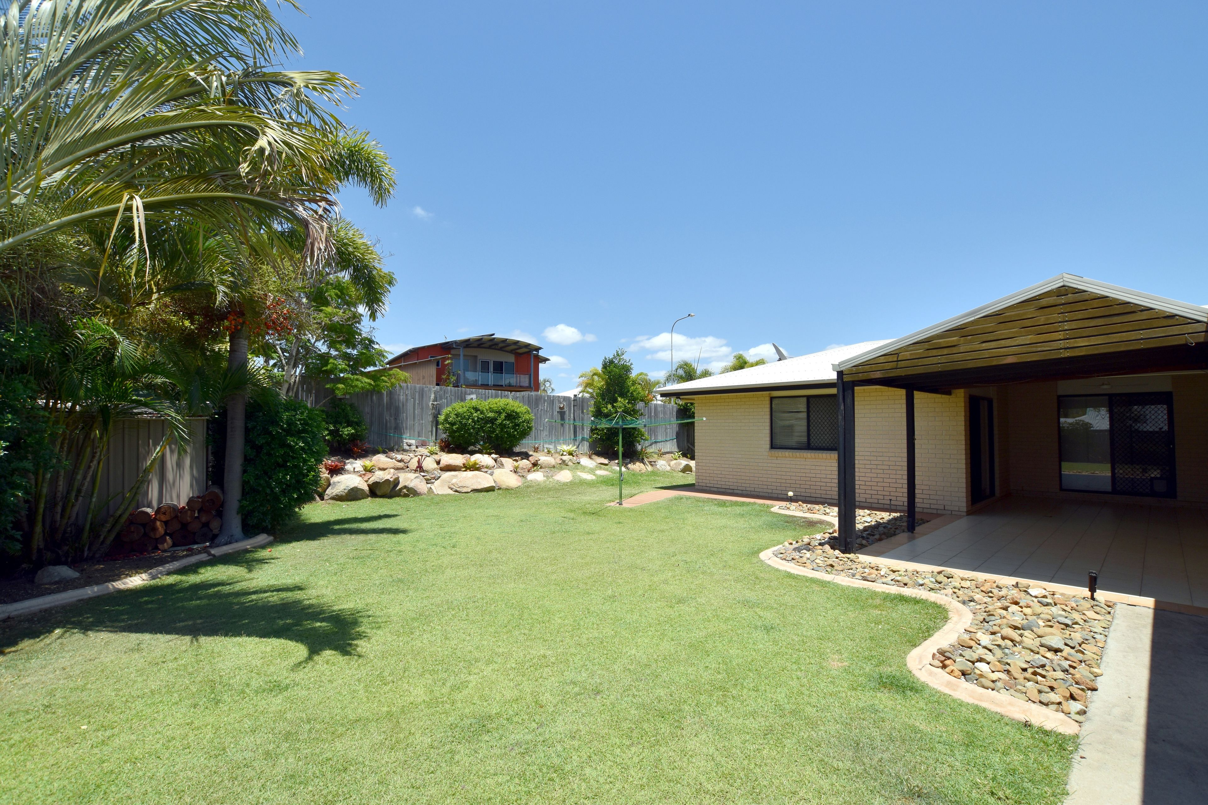 176 J Hickey Avenue, Clinton, QLD 4680