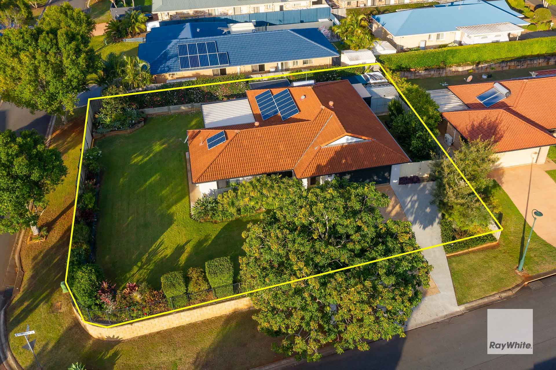 10 Spinnaker Circuit, Redland Bay QLD 4165