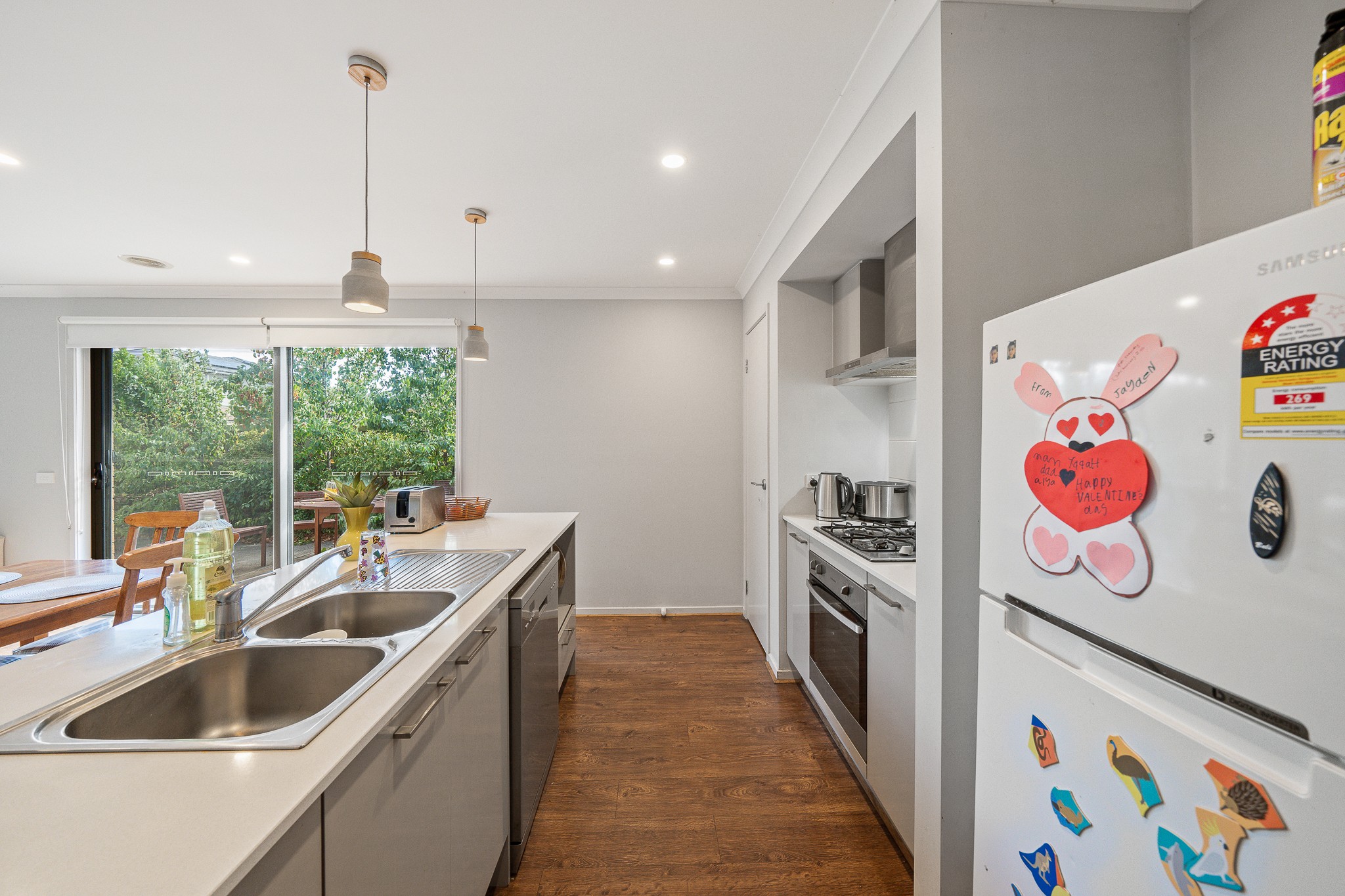 15 Thoroughbred Drive, Clyde North, VIC 3978