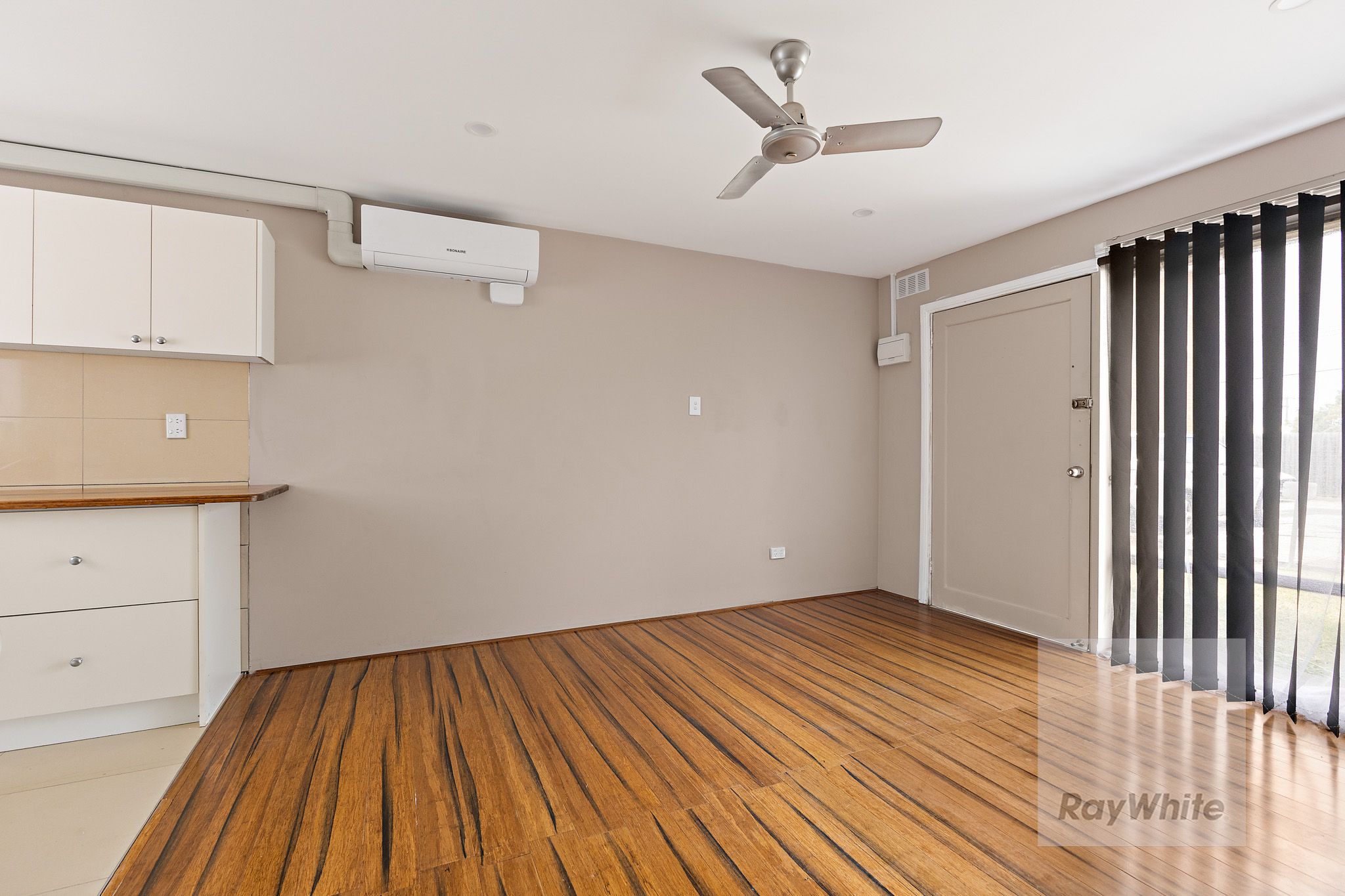 13/1657-1659 Sydney Road — photo 4 of 6
