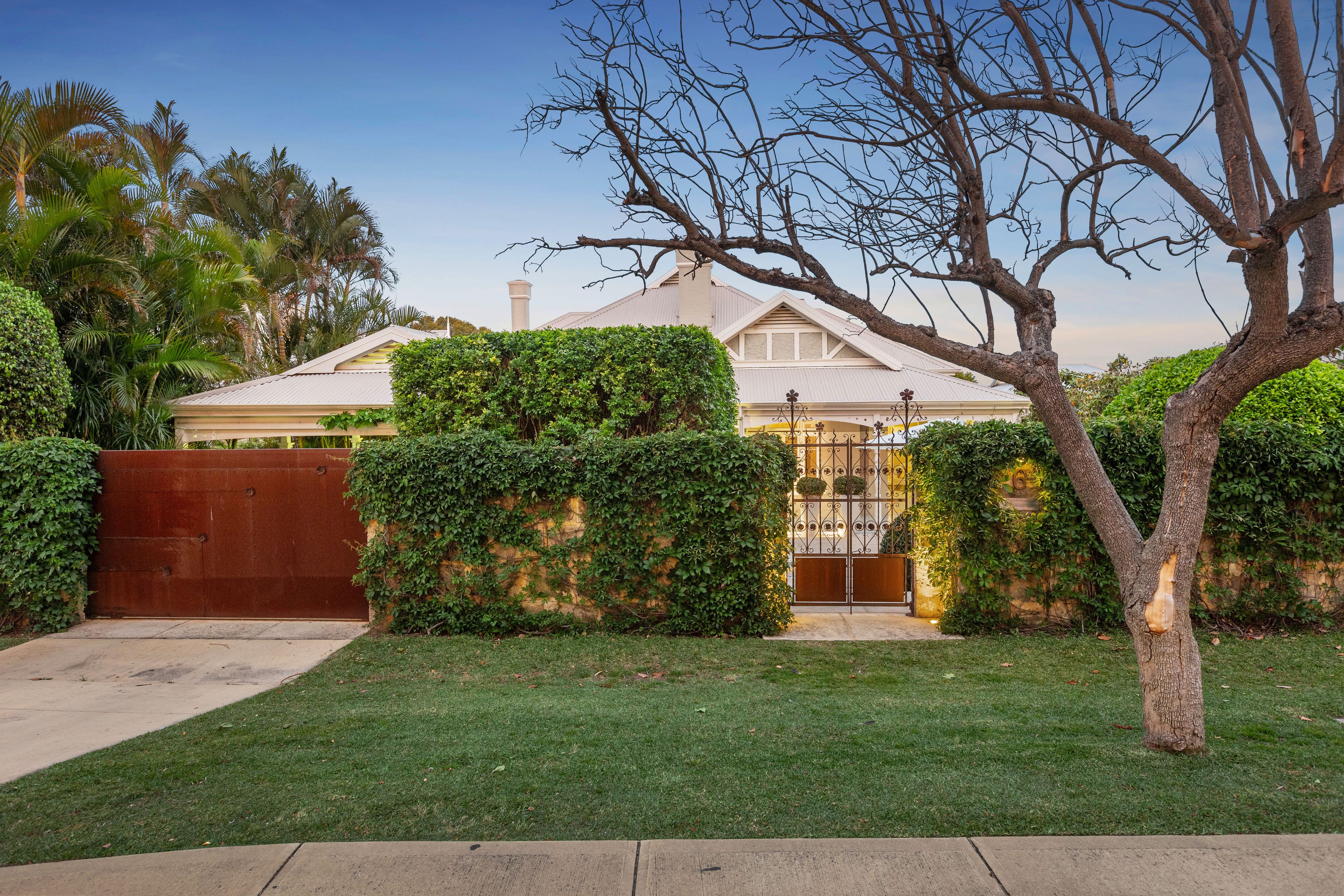 6 Queenslea Drive , Claremont WA 6010
