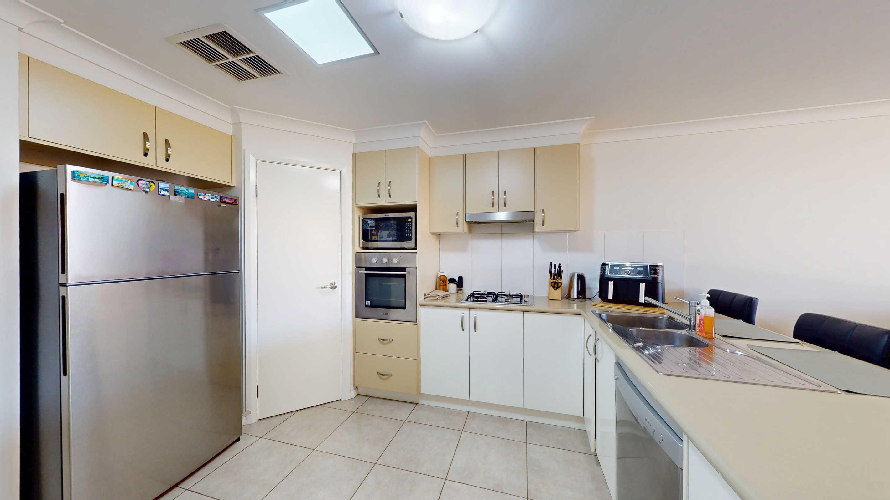 16A & 16B Magnolia Boulevard, Dubbo, NSW 2830