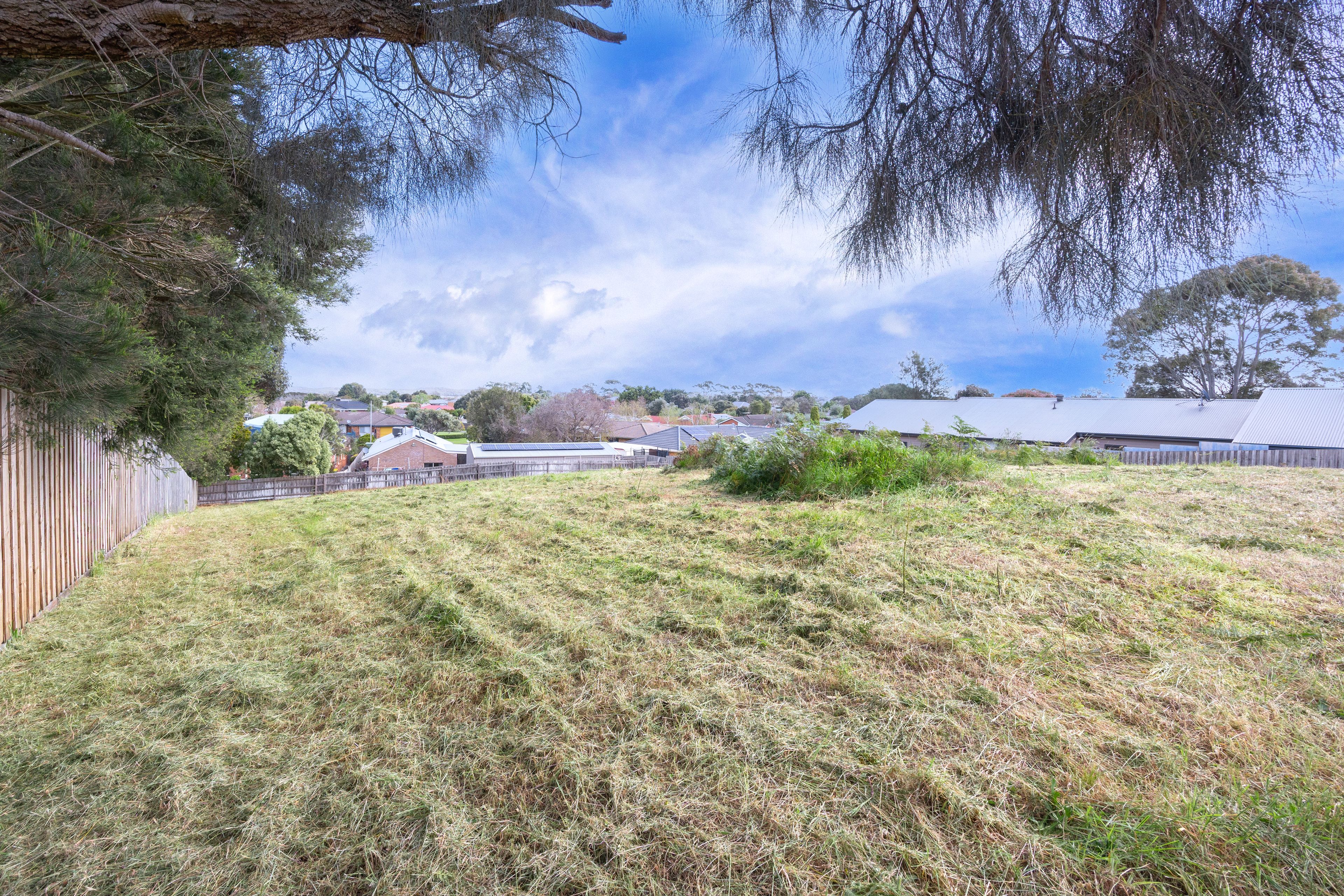 8 Currawong Court — photo 4 of 11