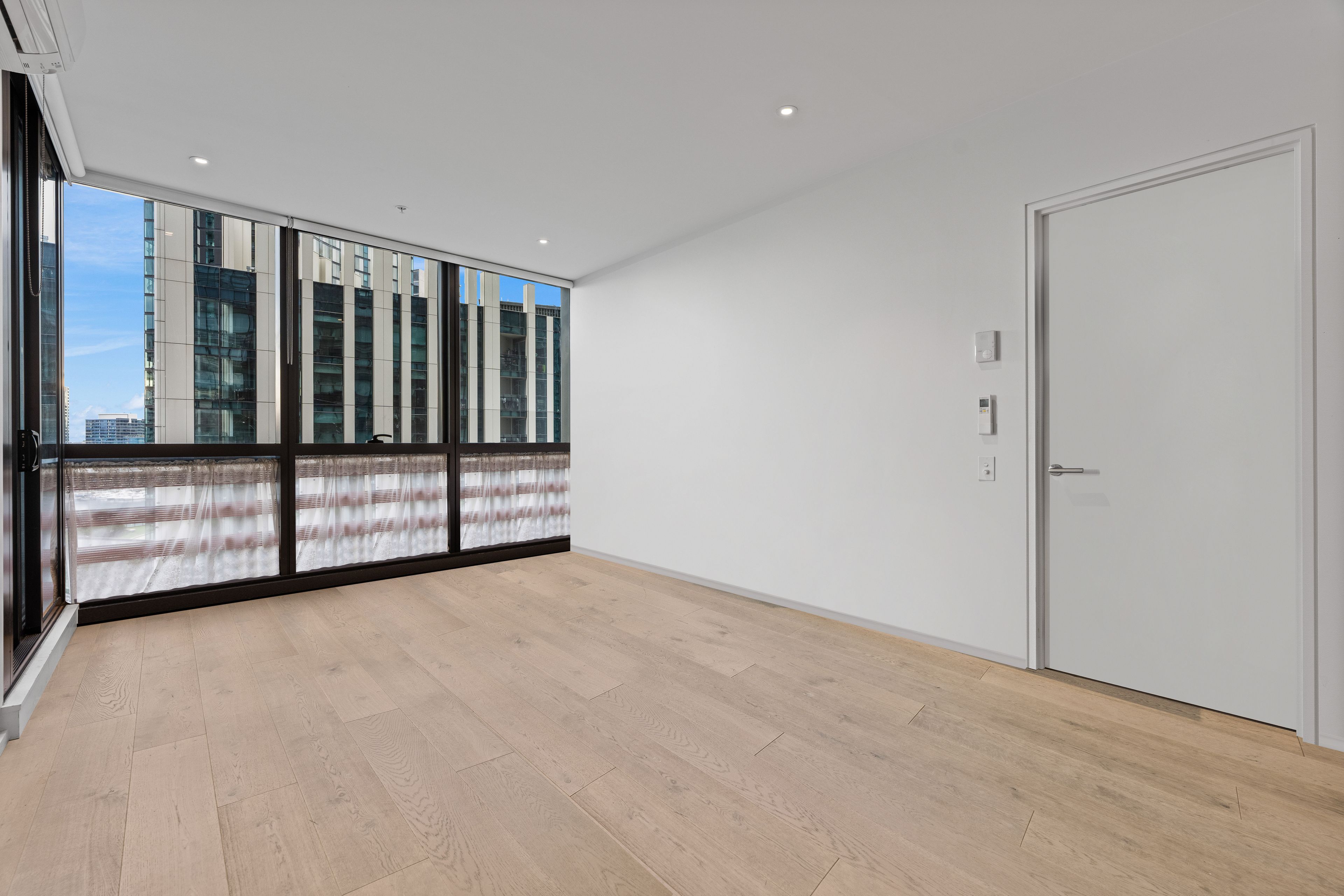 1311N/889 Collins Street — photo 11 of 21