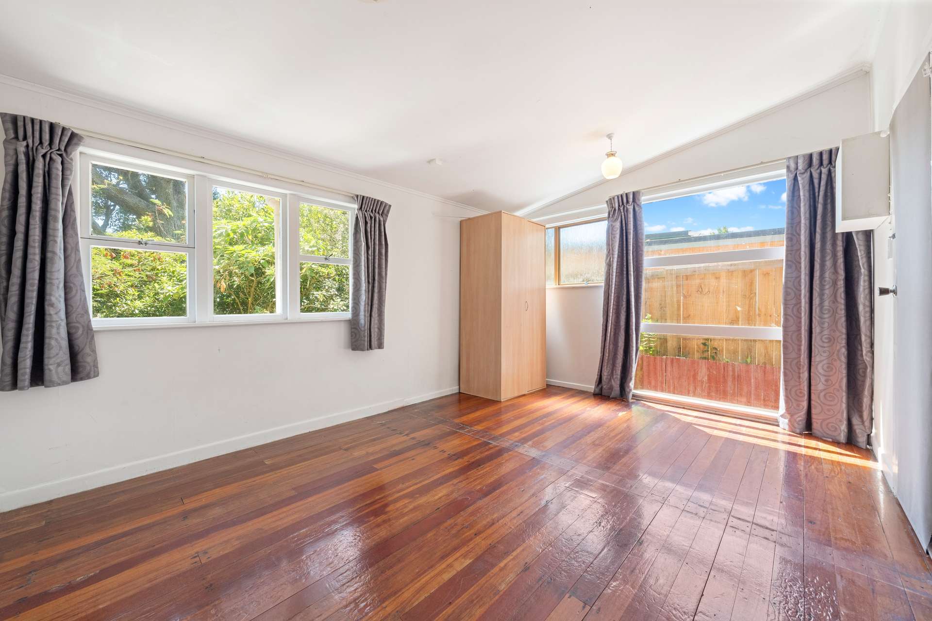99 Seabrook Avenue photo 6