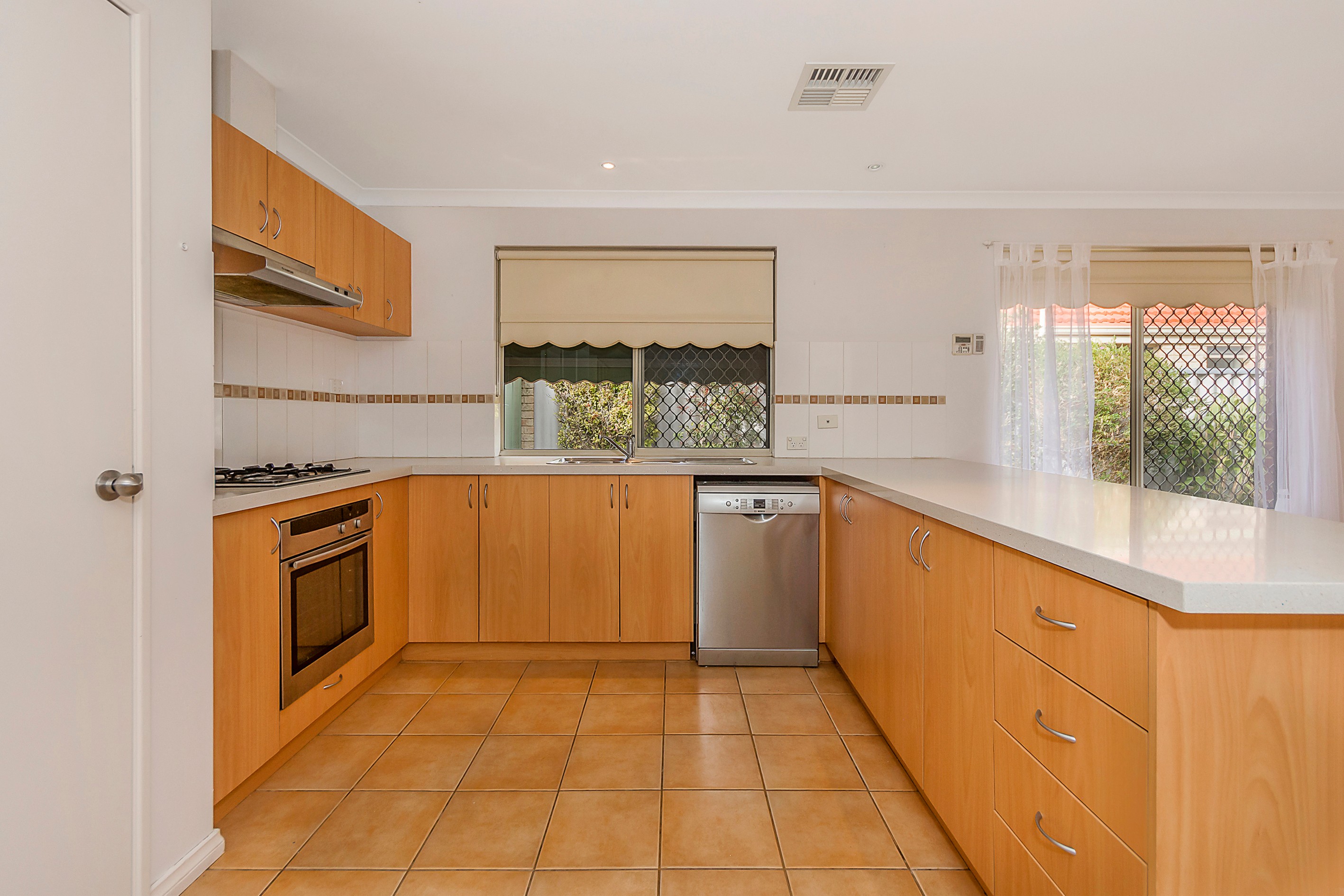 37 Brindabella Avenue, Rockingham, WA 6168