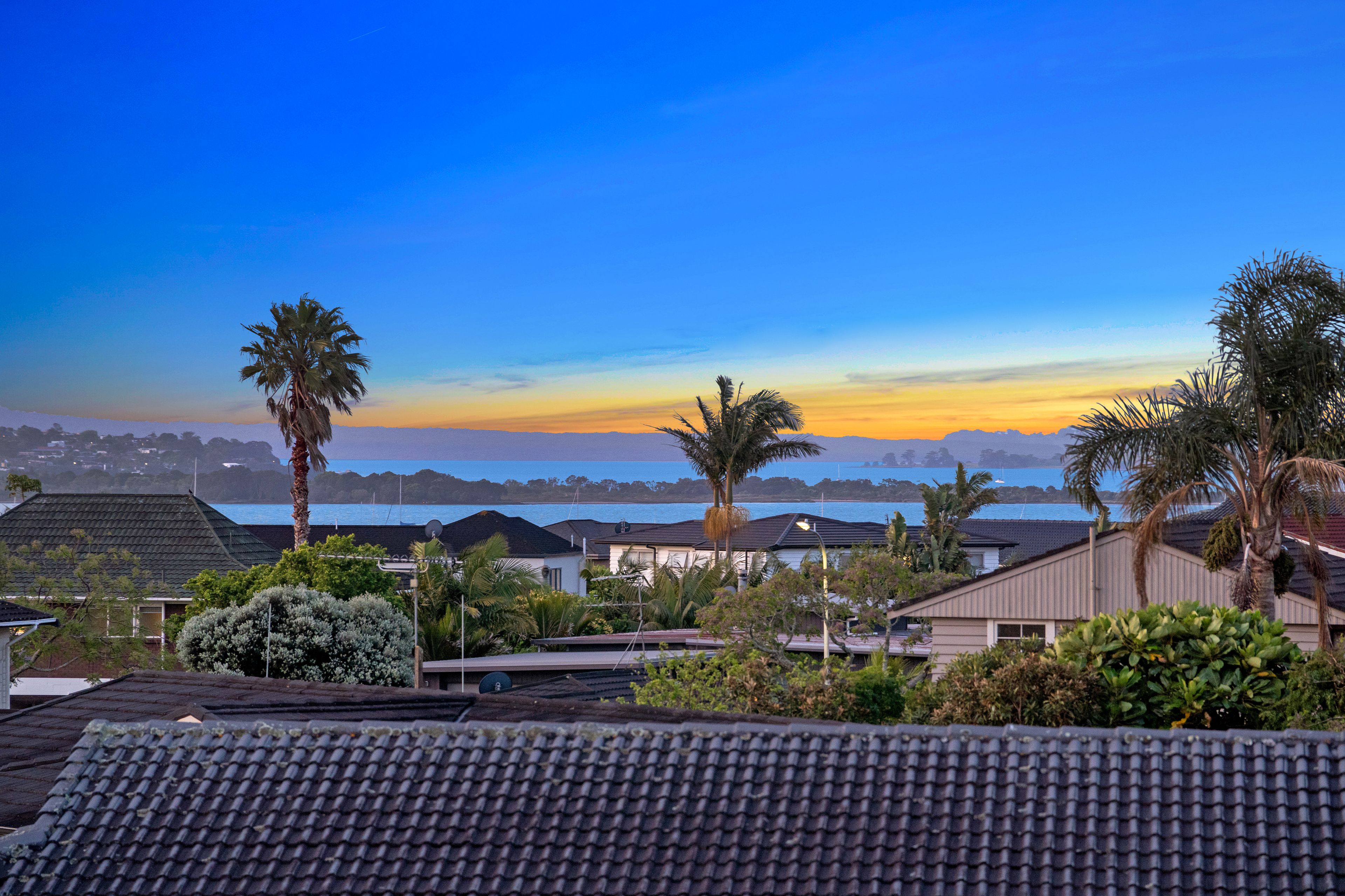 16 Sarah Place, Farm Cove, Manukau City