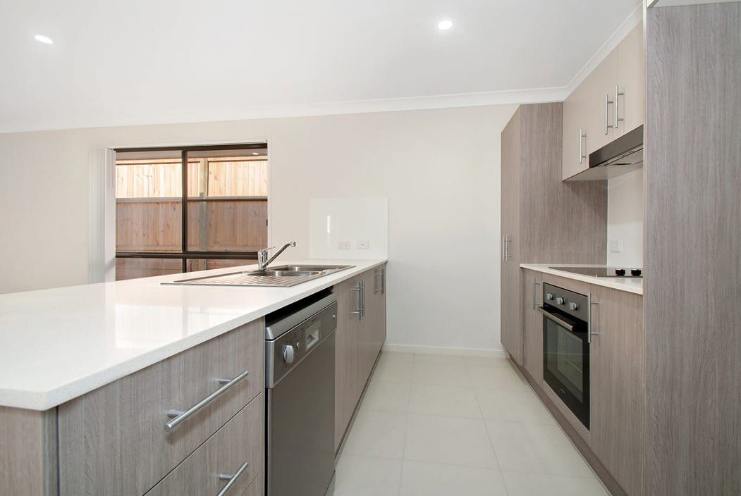 16 Rosella Street, Redbank Plains, QLD 4301