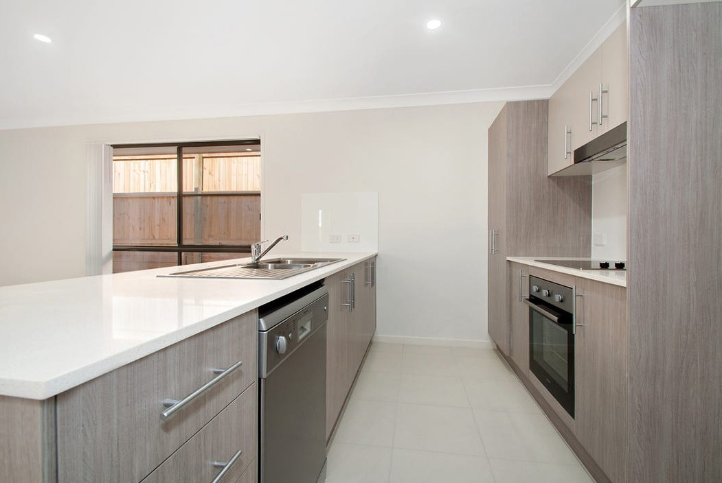 16 Rosella Street, Redbank Plains, QLD 4301