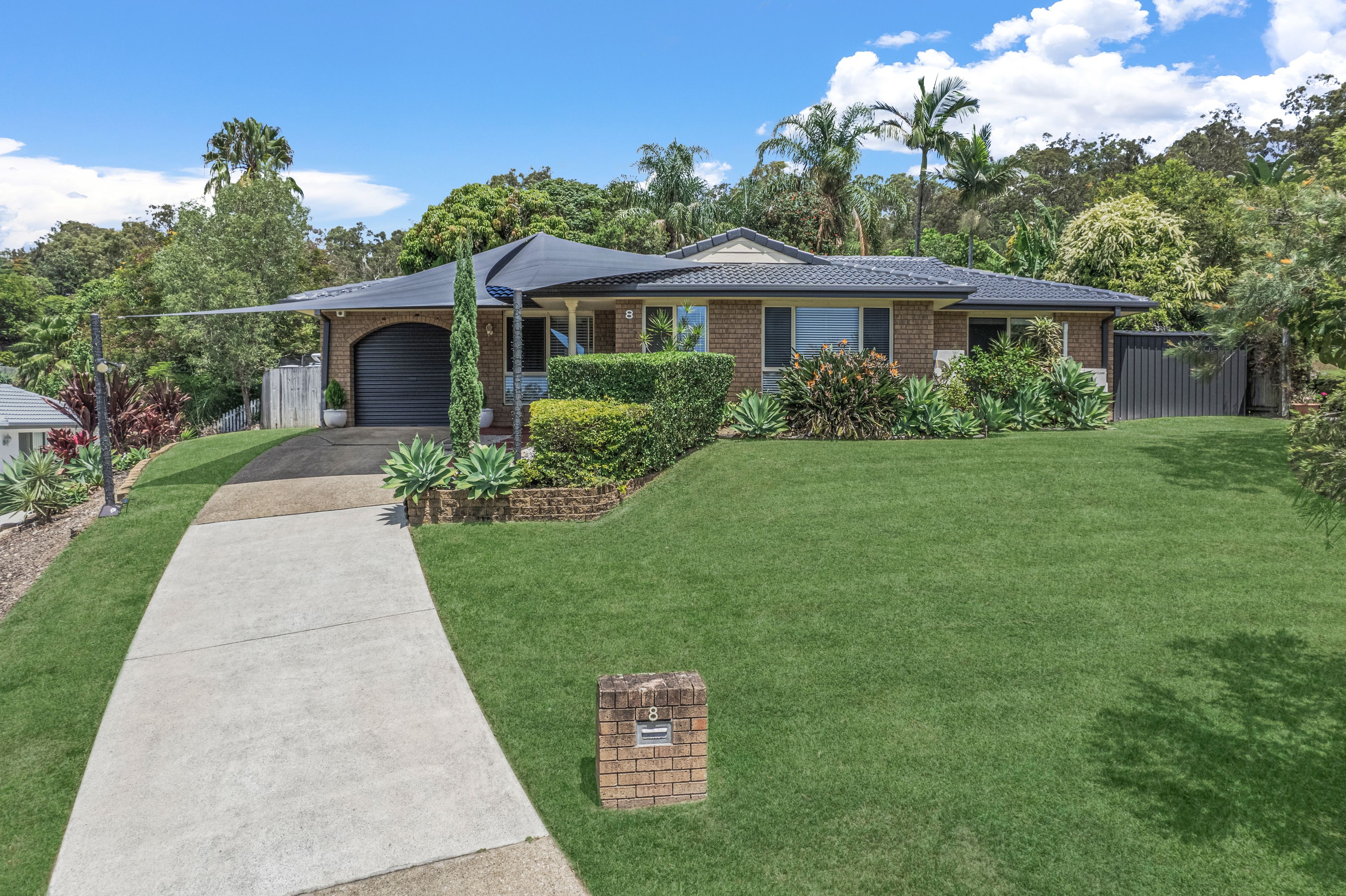 8 Brookton Court, Helensvale QLD 4212