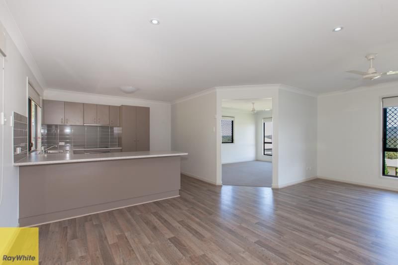 35 Summit Parade, Bahrs Scrub, QLD 4207