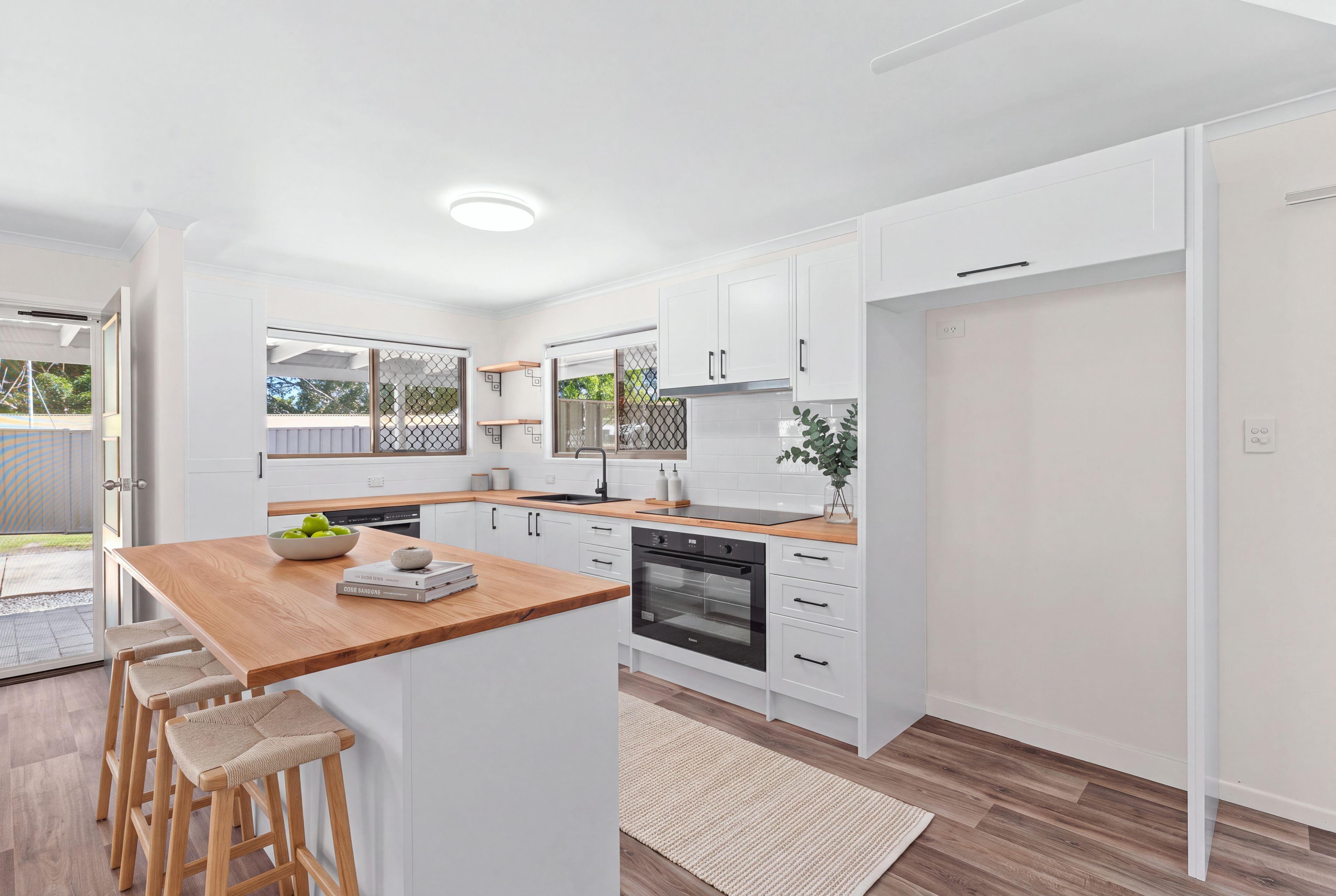4 Diamond Valley Road — photo 4 of 22