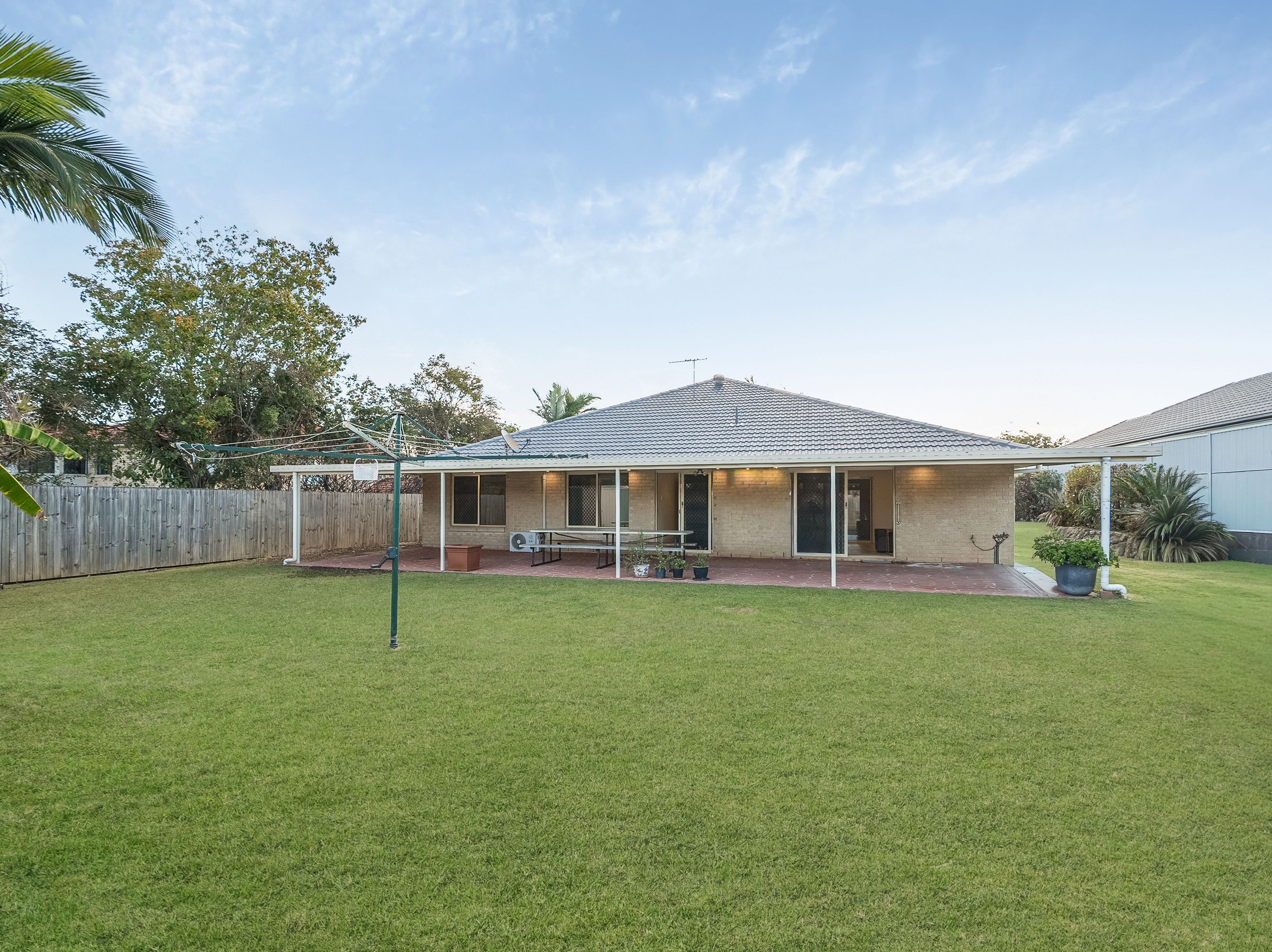 6 Chilton Crescent, North Lakes, QLD 4509