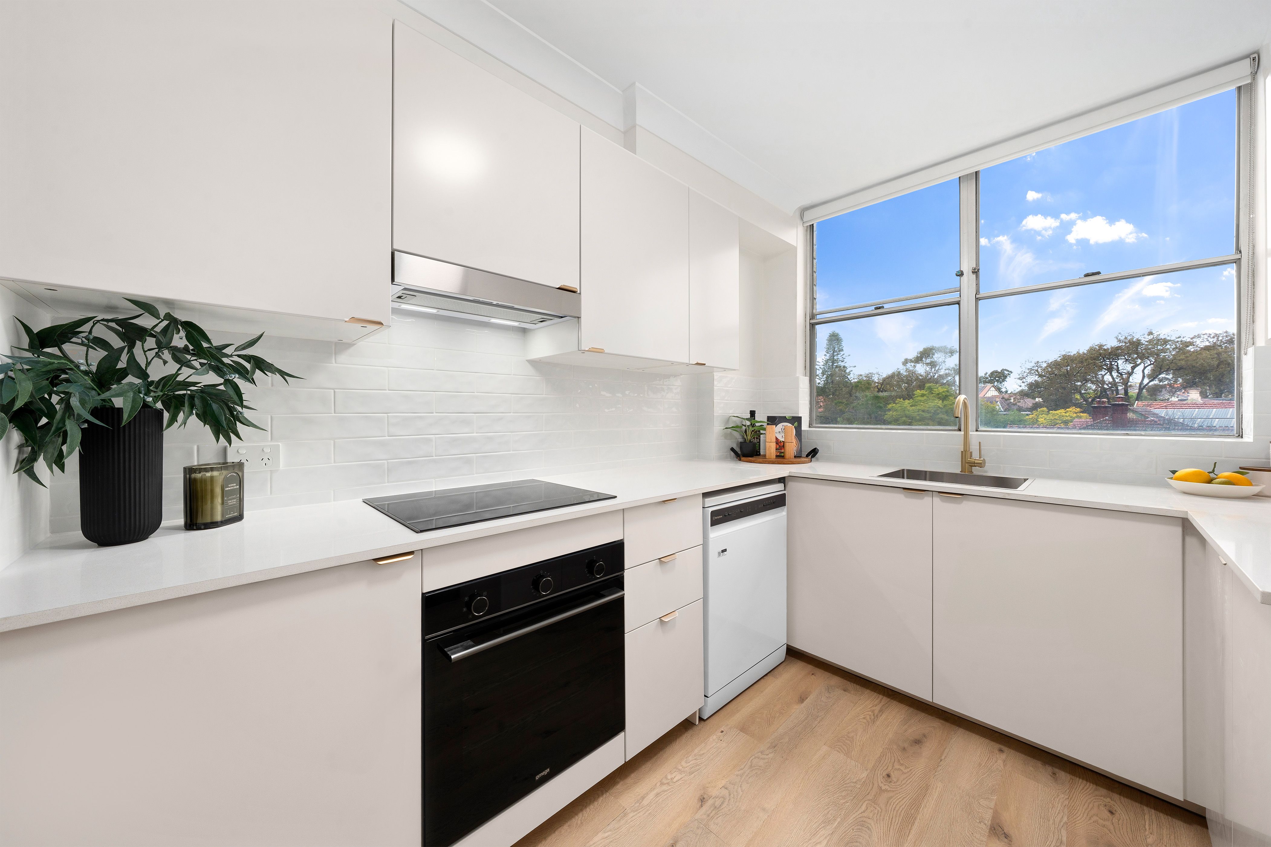 14/43-45 Johnson Street — photo 3 of 14