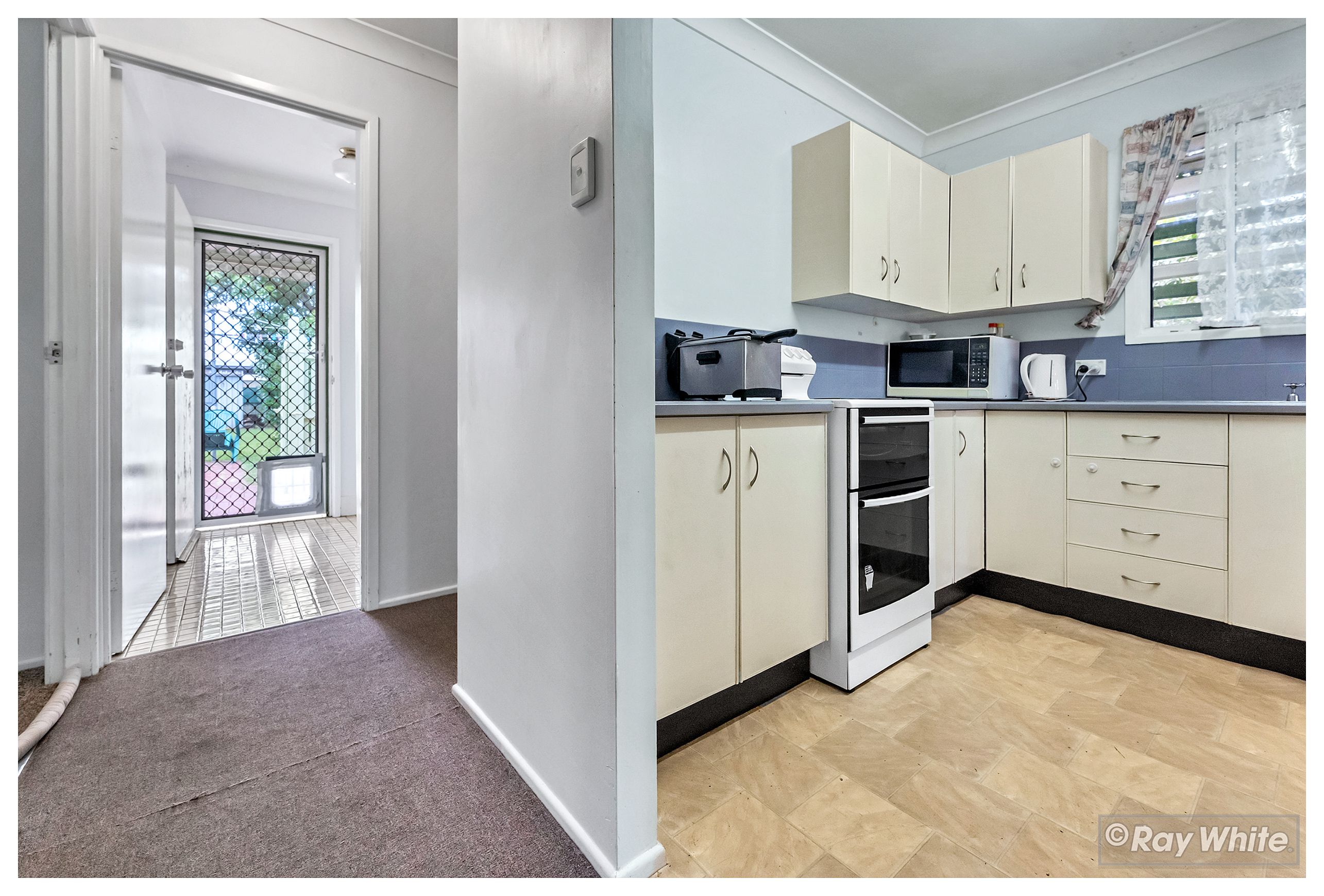32A Burnett Street — photo 3 of 14