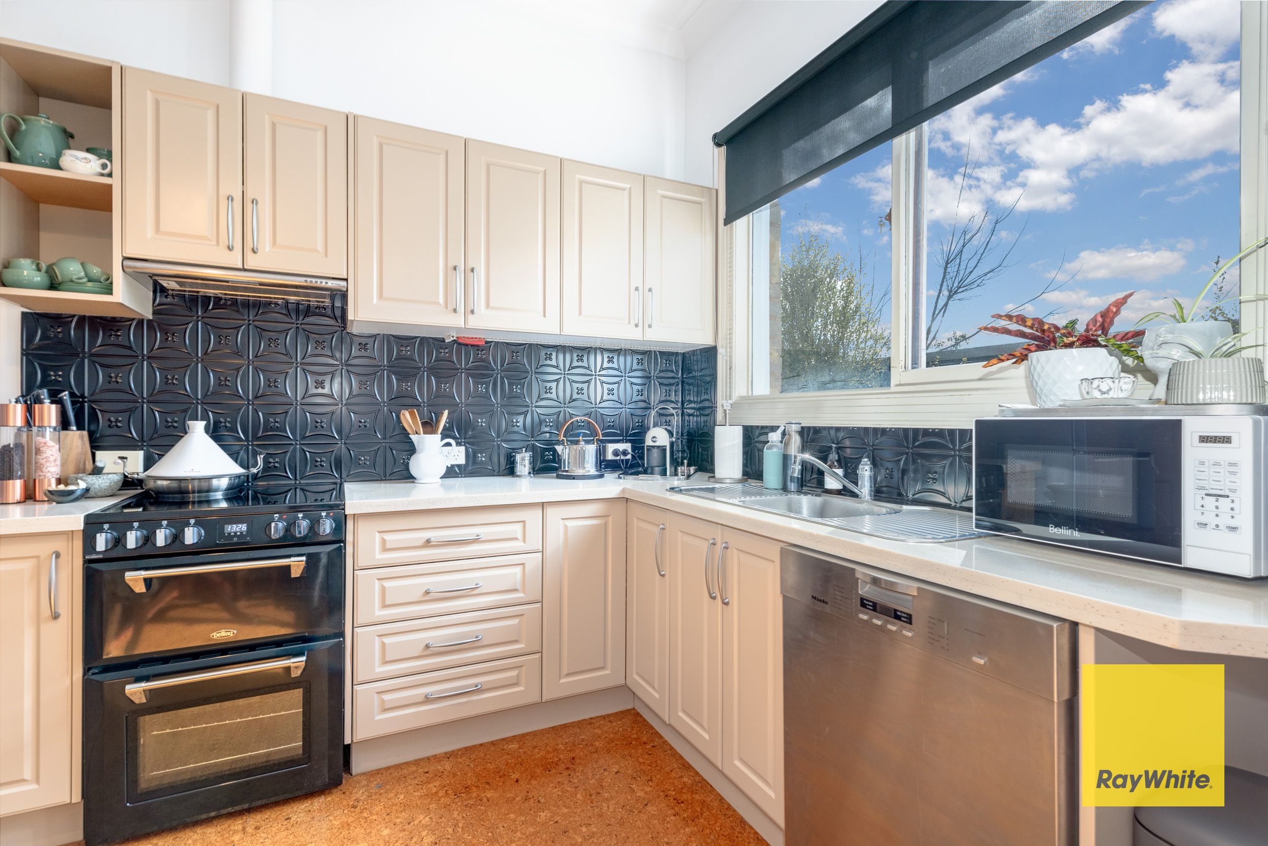 4 Laurence Street — photo 3 of 13