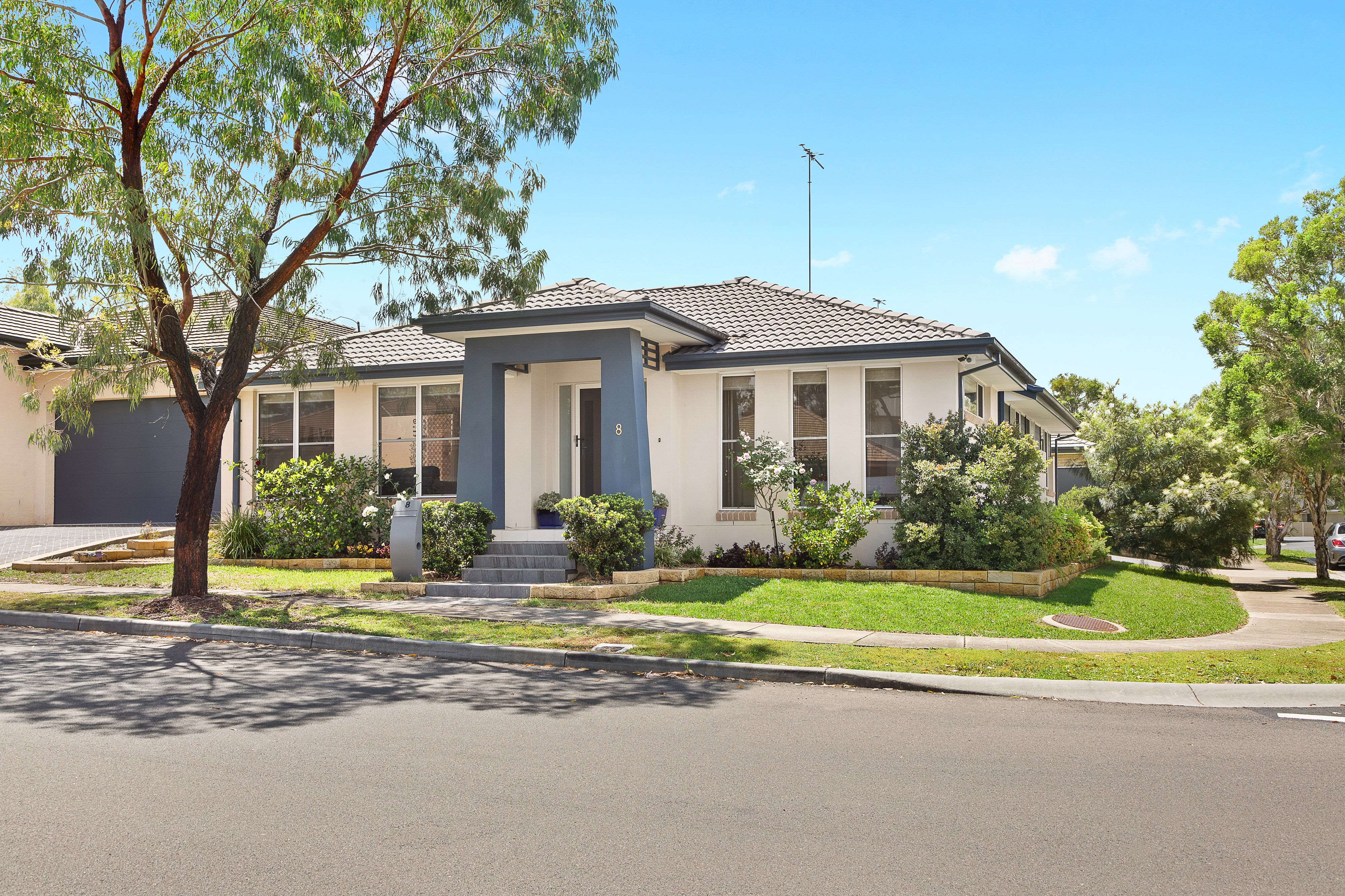 8 Drummond Avenue