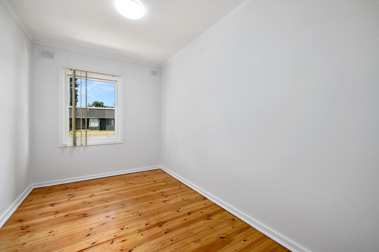 69 Davis Avenue — photo 9 of 13