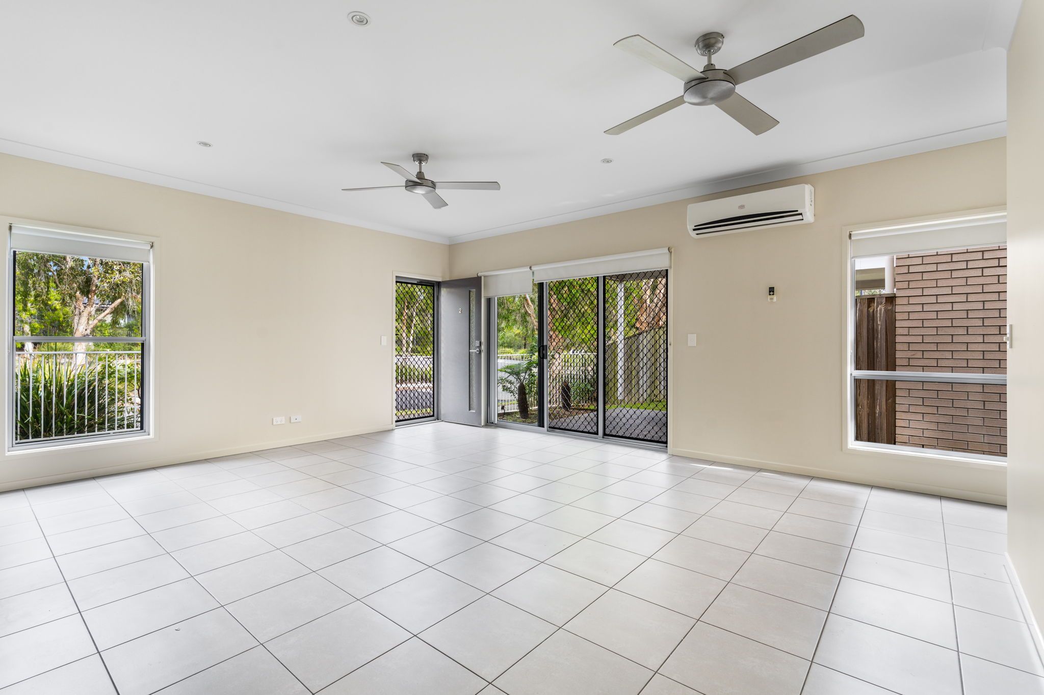 Unit 2/4 Tea Trees Avenue, Springfield Lakes, QLD 4300