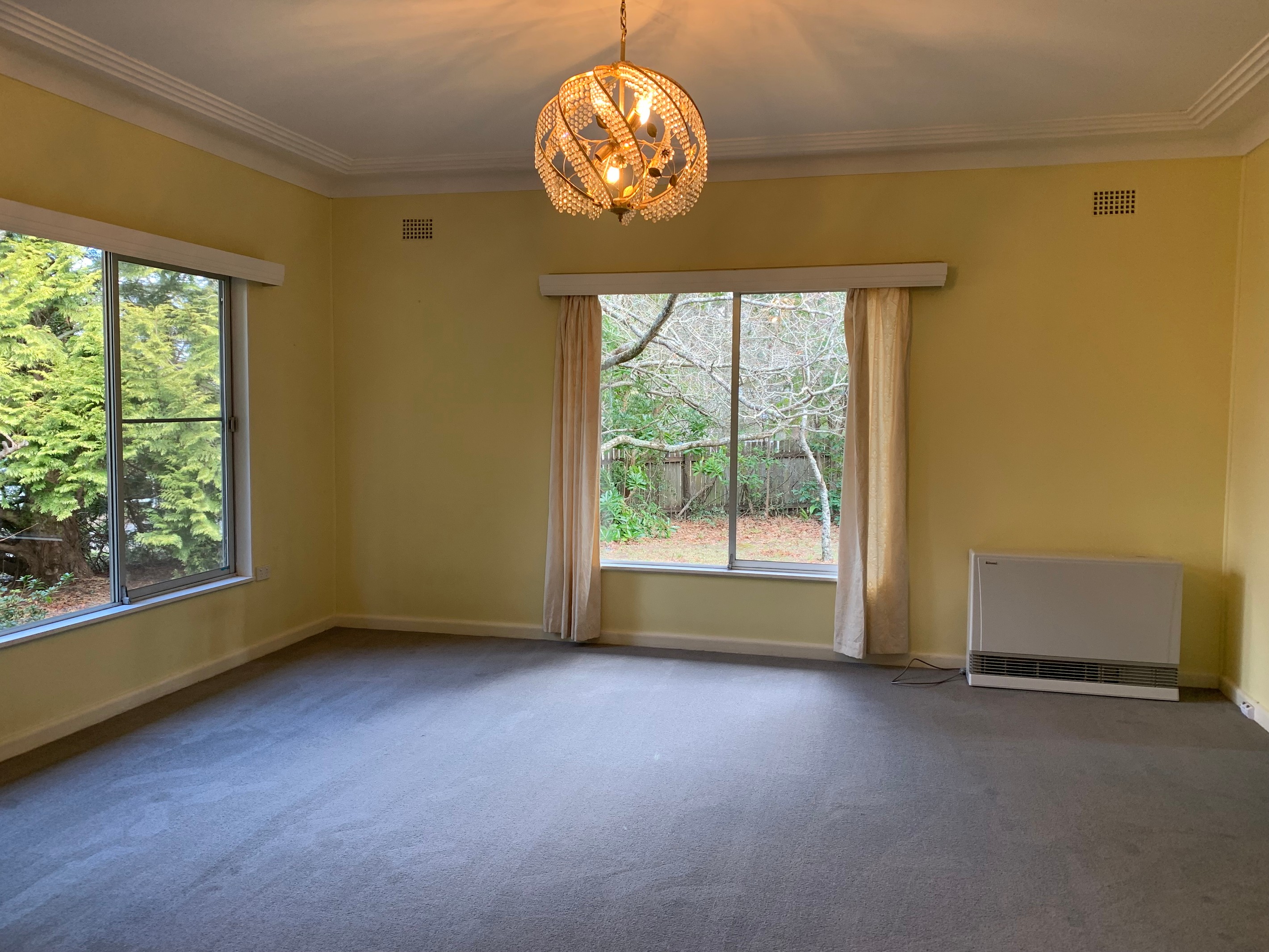 10 Belvidere Avenue, Blackheath, NSW 2785