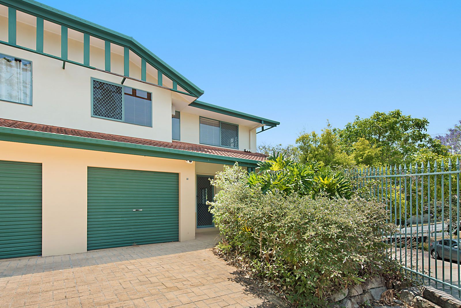 96 Marshall Road, Holland Park West QLD 4121