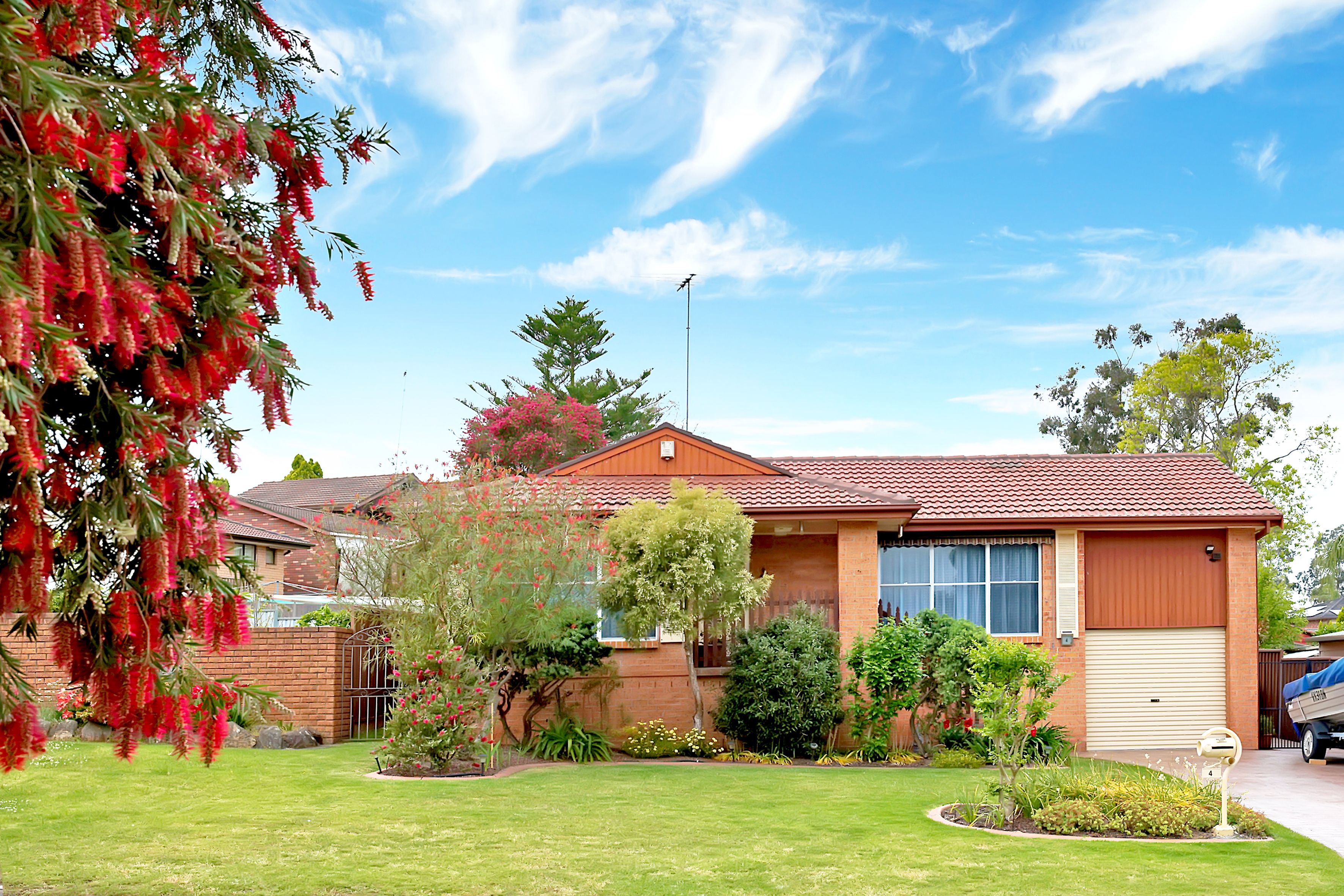4 Dobell Circuit, St Clair, NSW 2759
