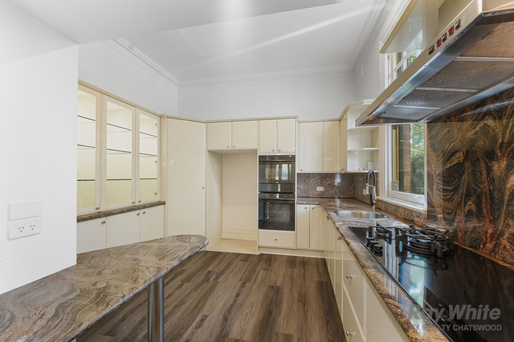 30 Edgar Street — photo 10 of 12