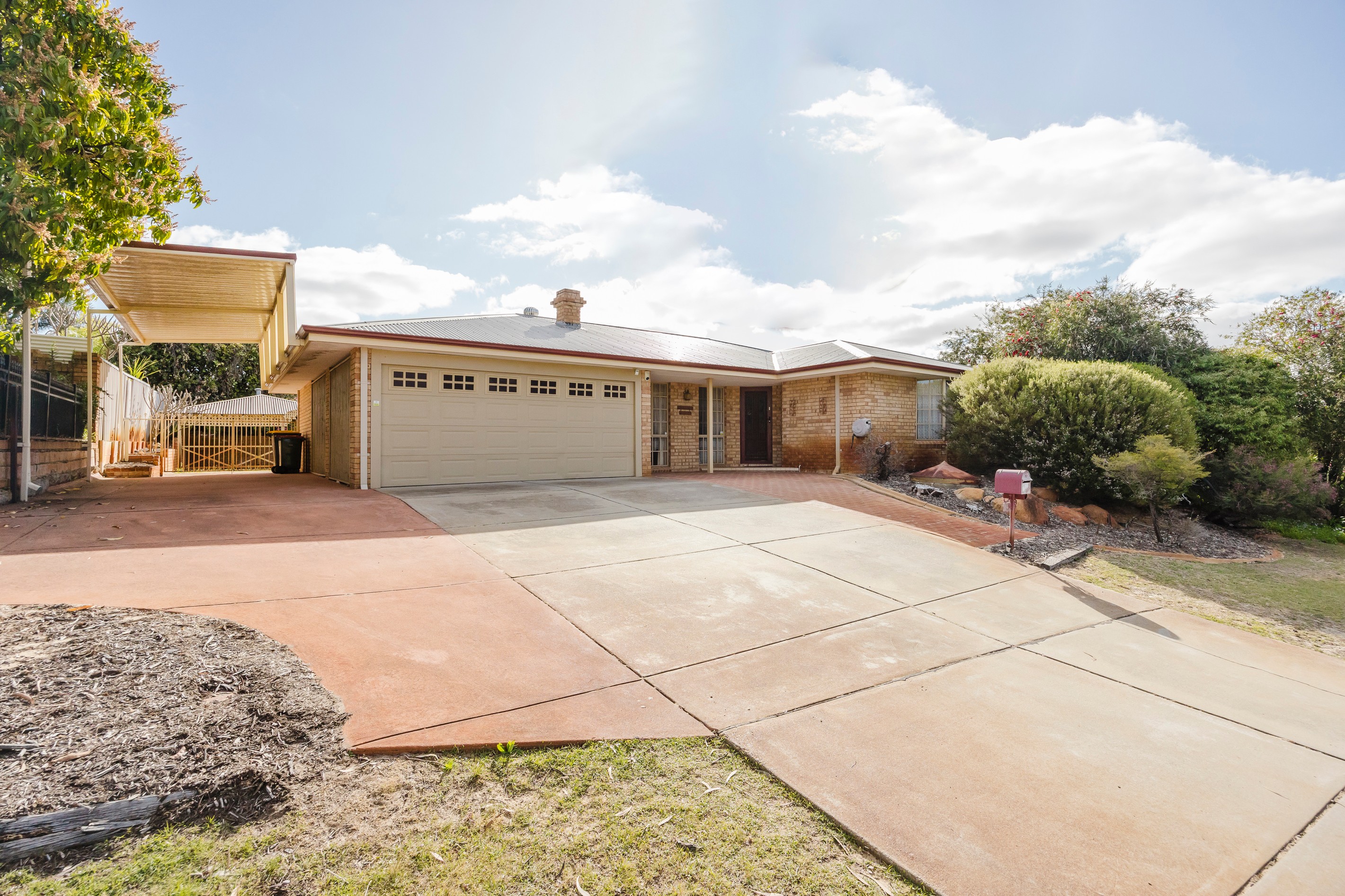 4 Mudlark Crescent, Ballajura, WA 6066