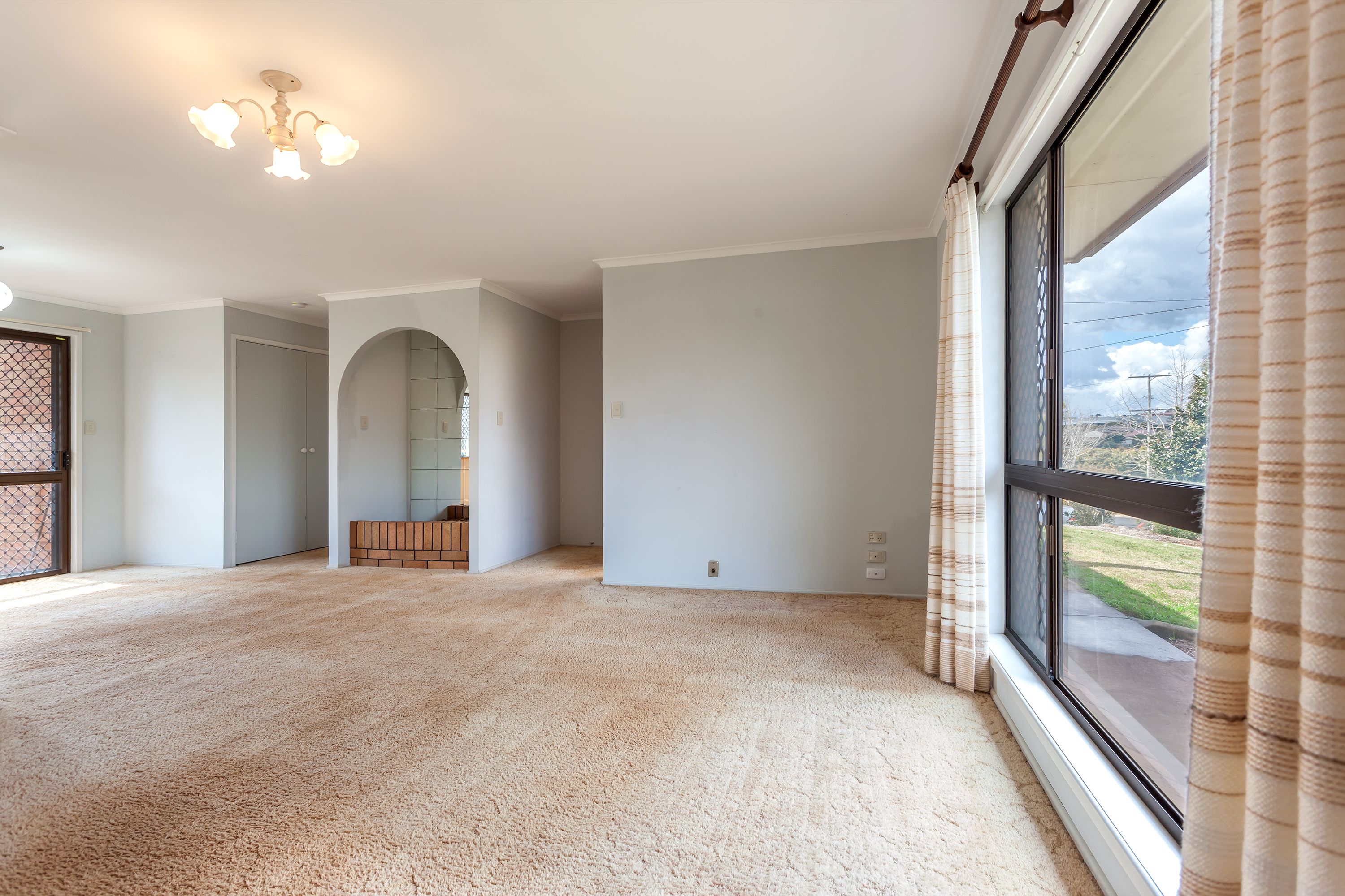 9 Dunemann Street, Kearneys Spring, QLD 4350