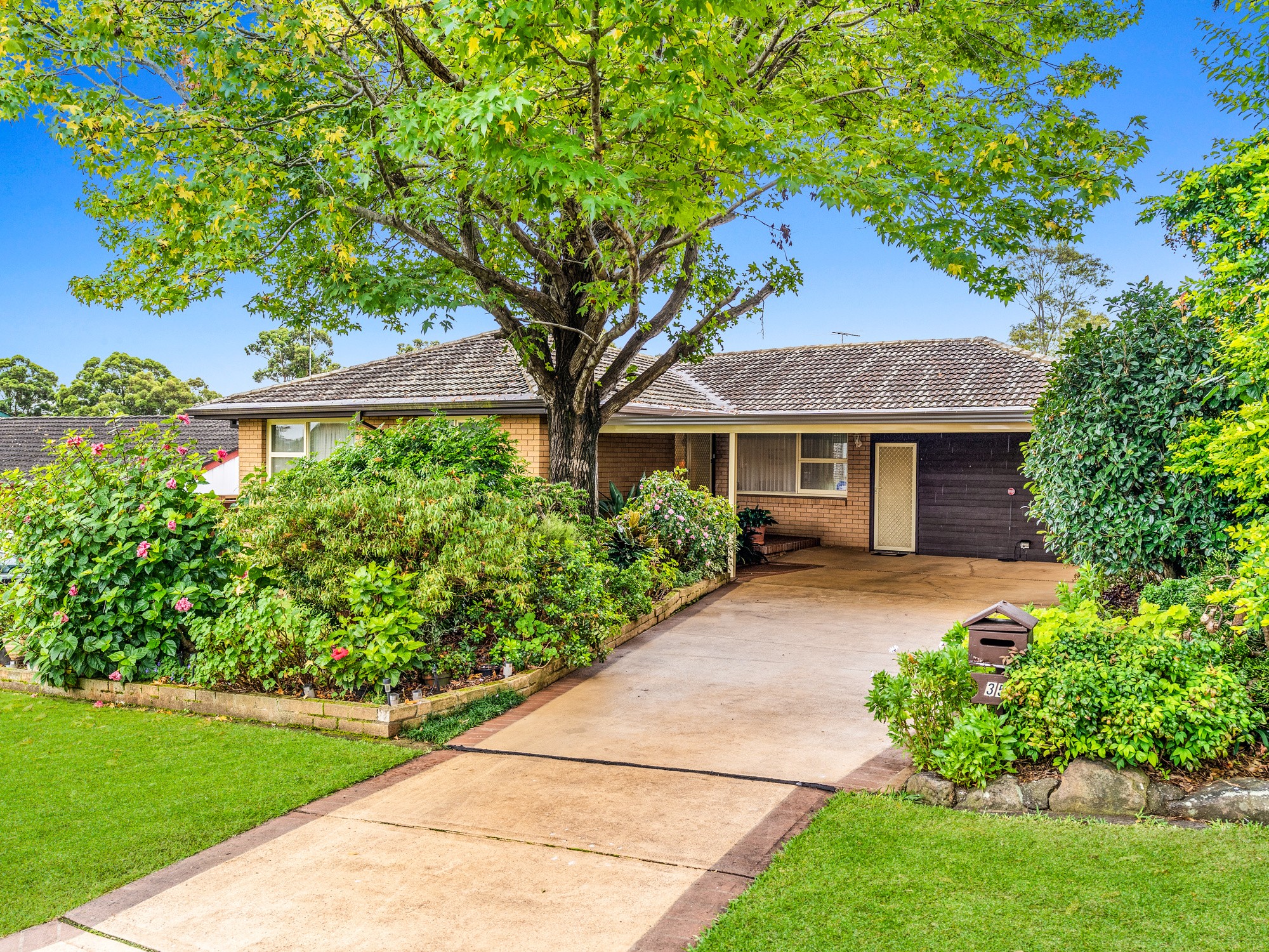 35 Tallowwood Crescent, Bradbury, NSW 2560