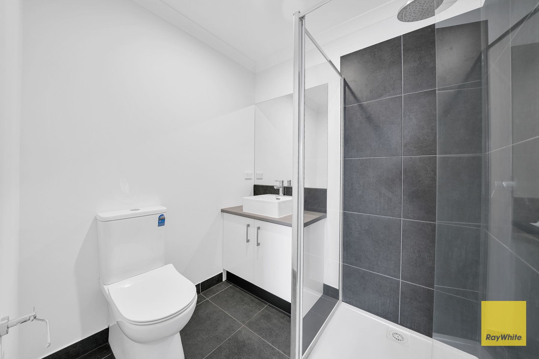 32 Dexter Street — photo 13 of 22